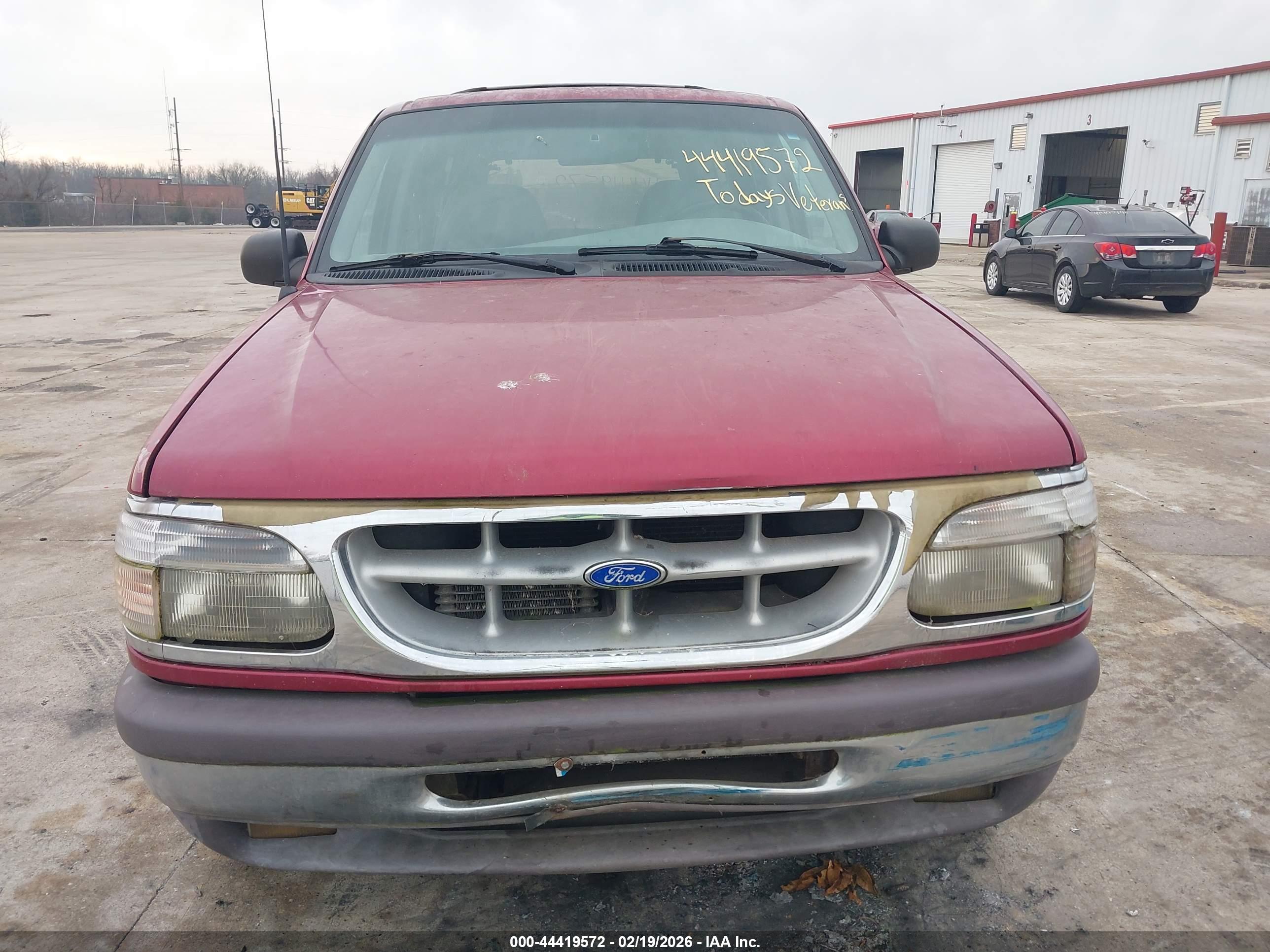 FORD EXPLORER image 6