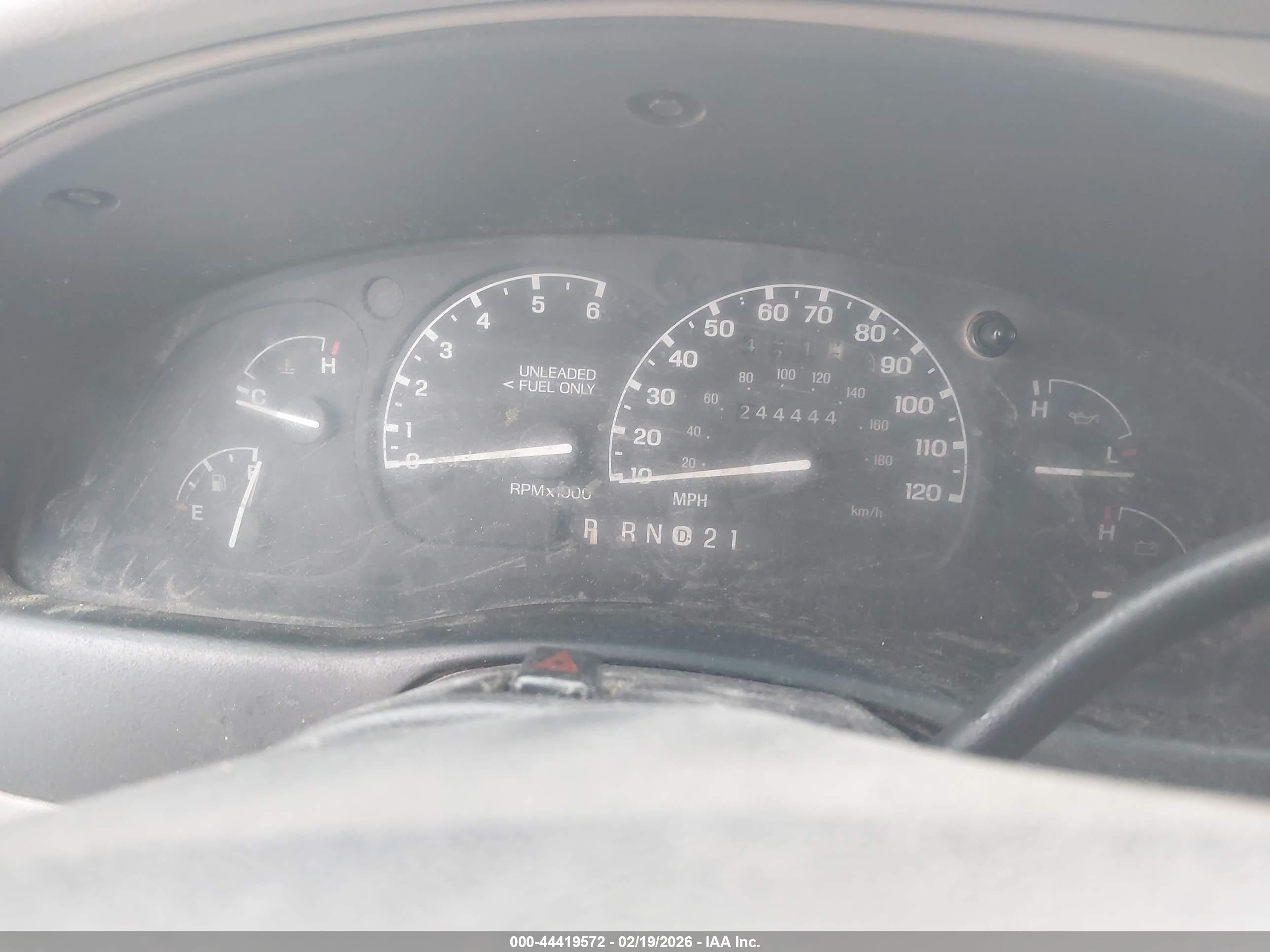 FORD EXPLORER image 7