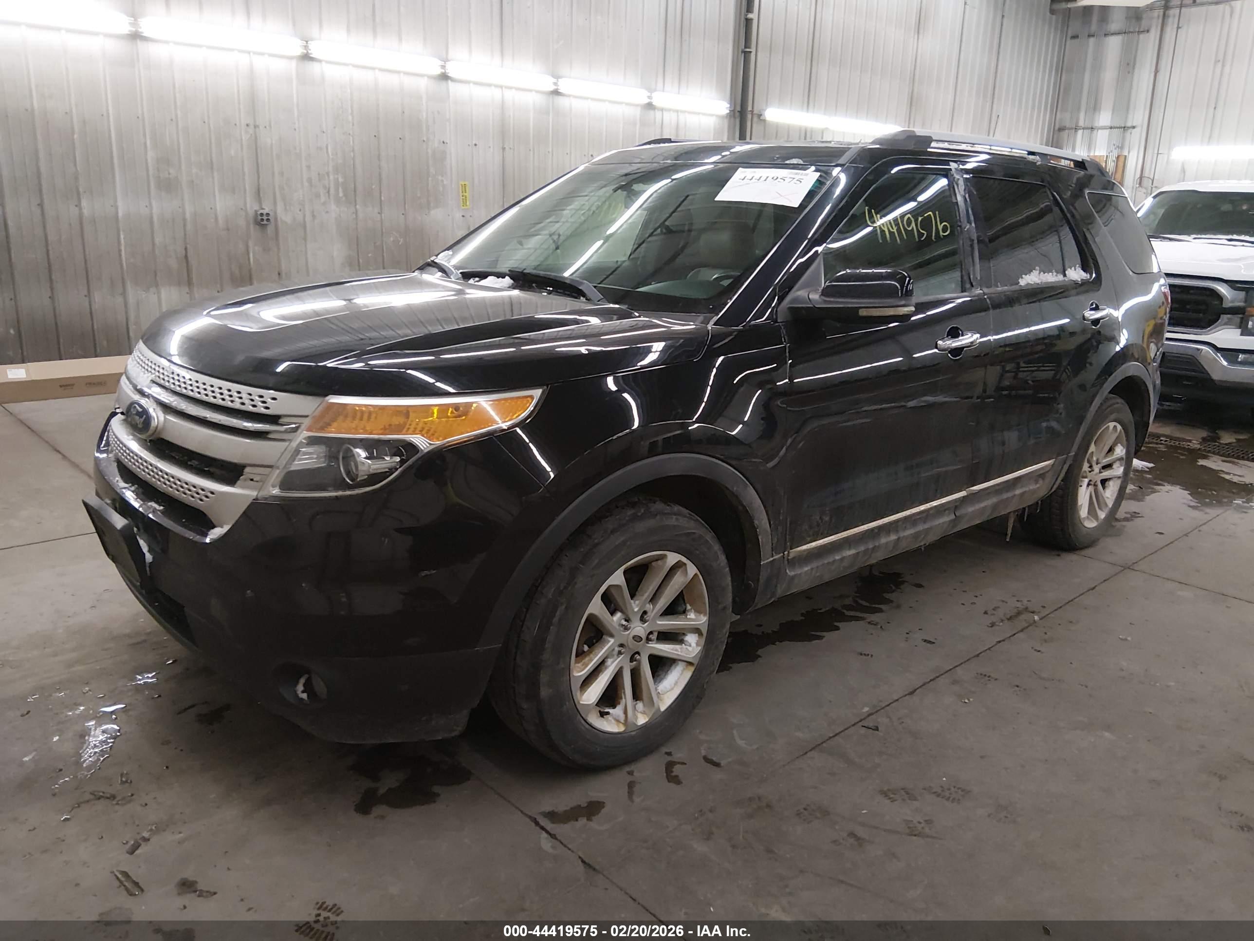 FORD EXPLORER image 2