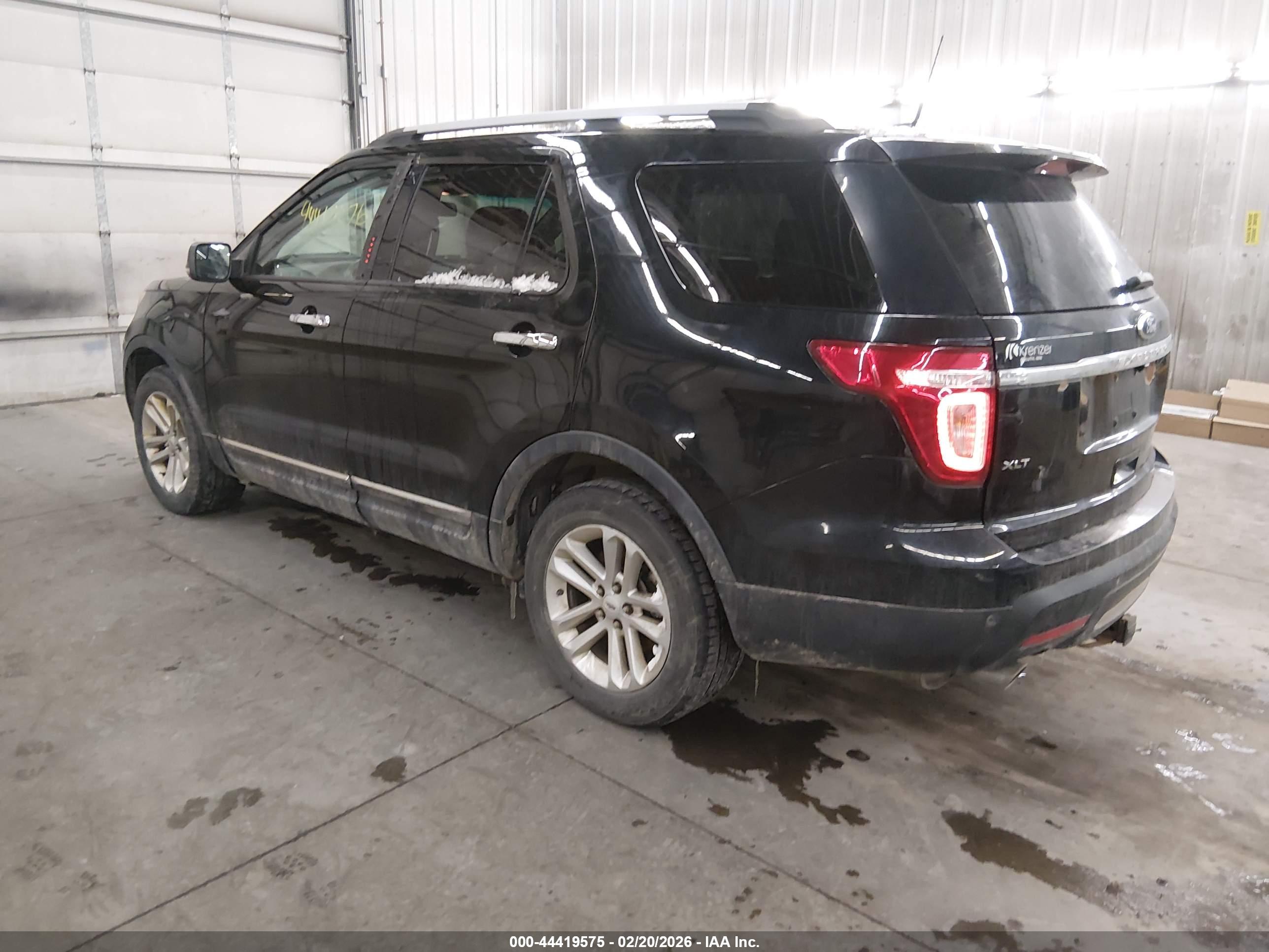 FORD EXPLORER image 3