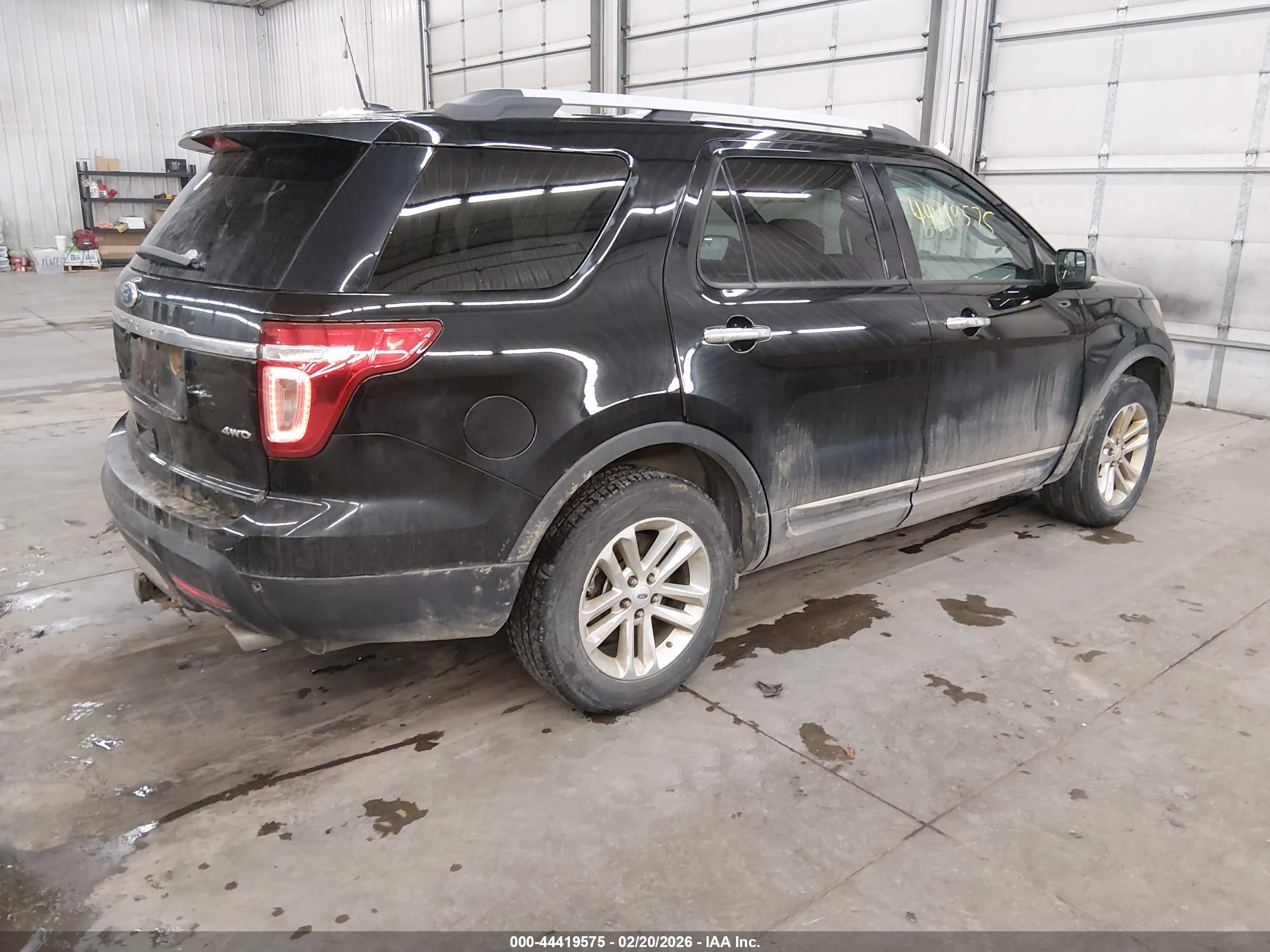 FORD EXPLORER image 4