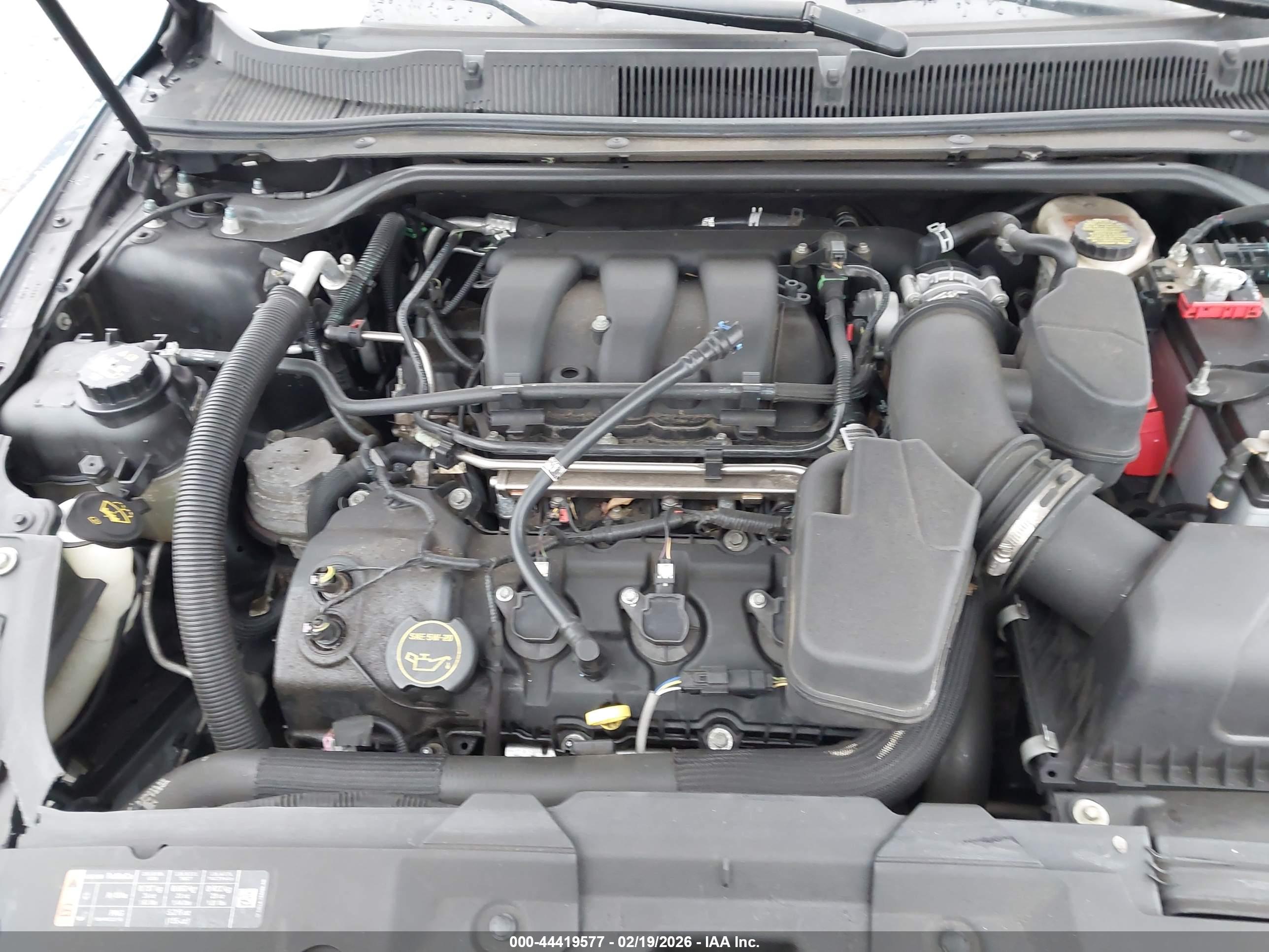 FORD TAURUS image 10