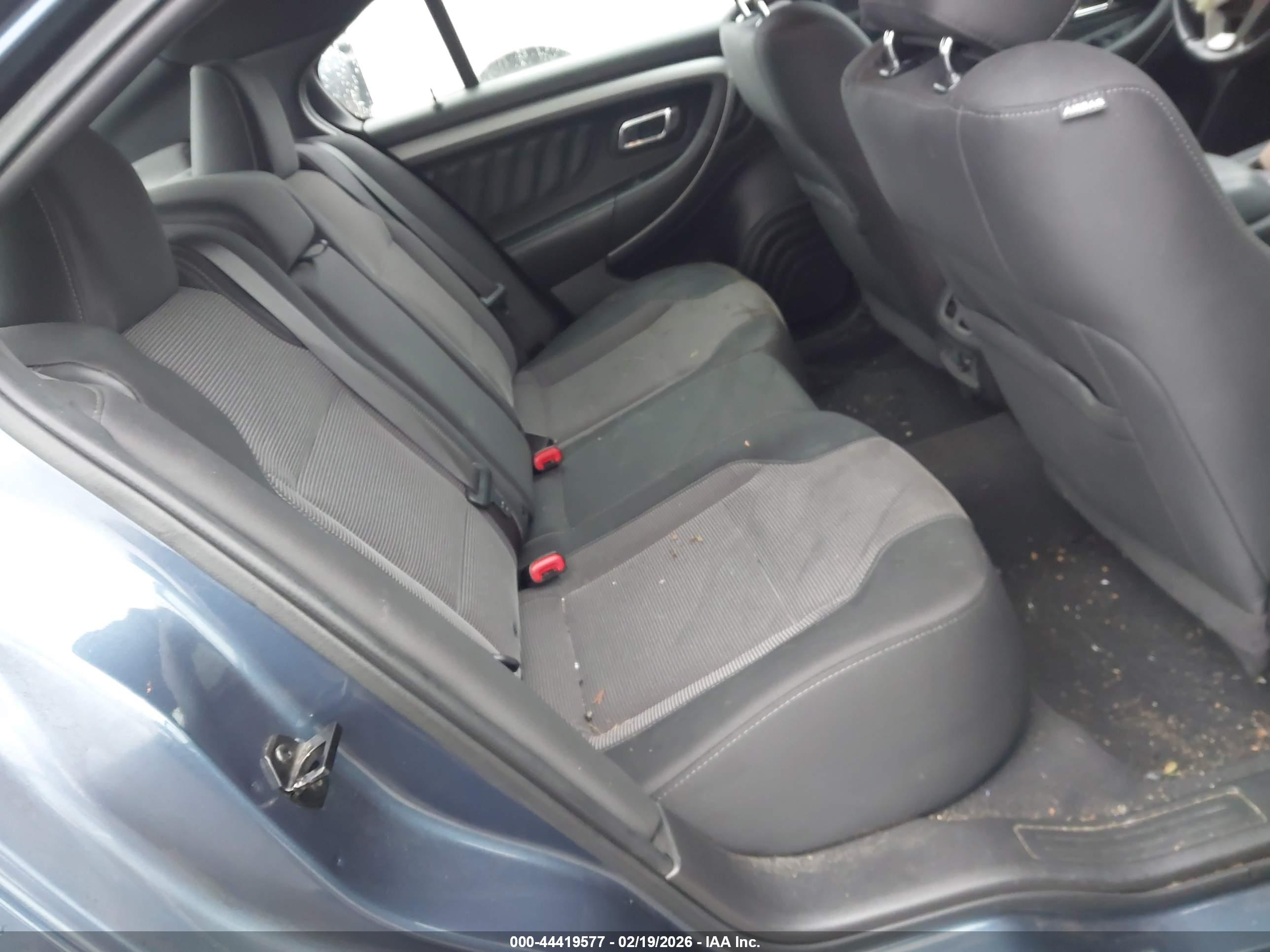 FORD TAURUS image 8