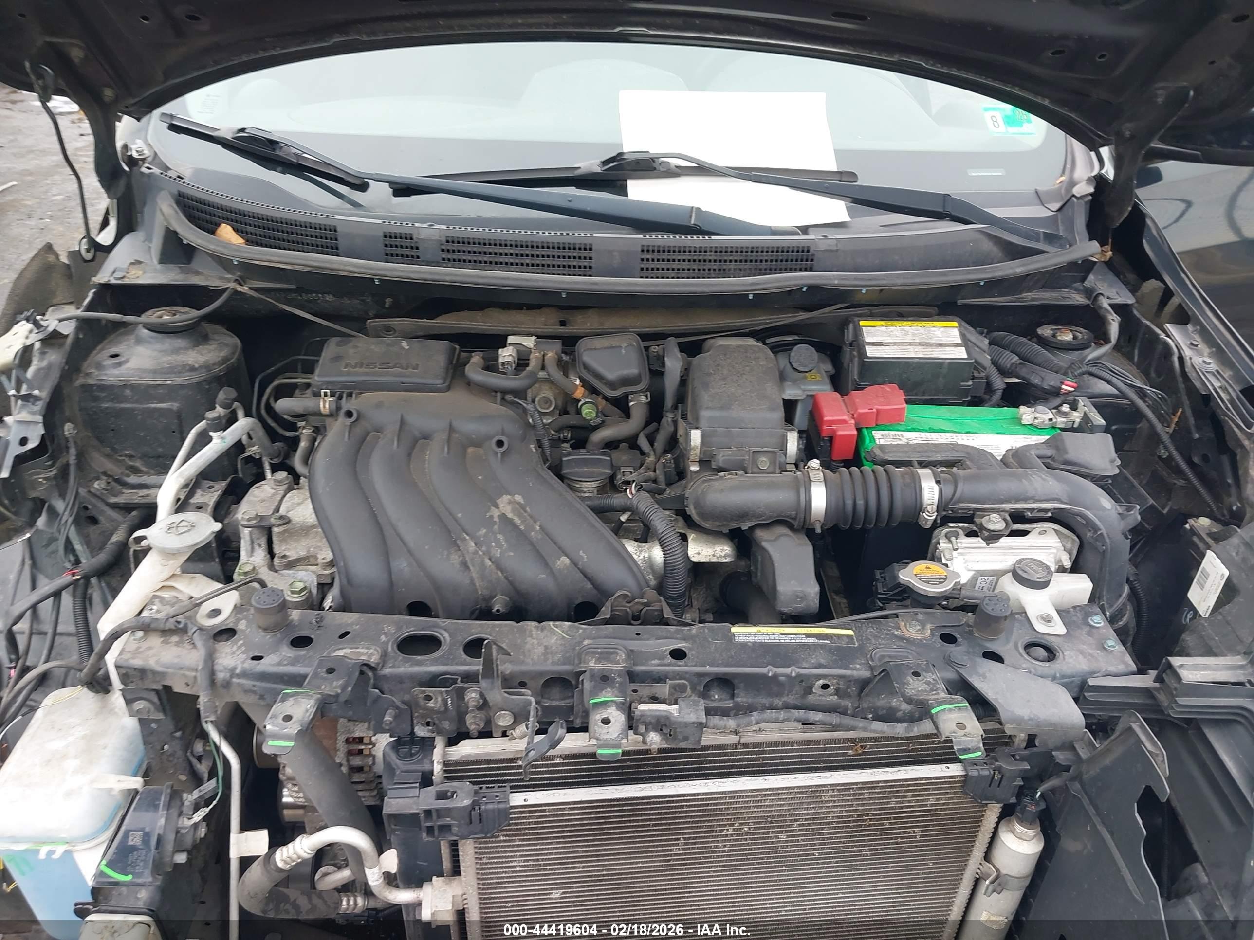 NISSAN VERSA image 10