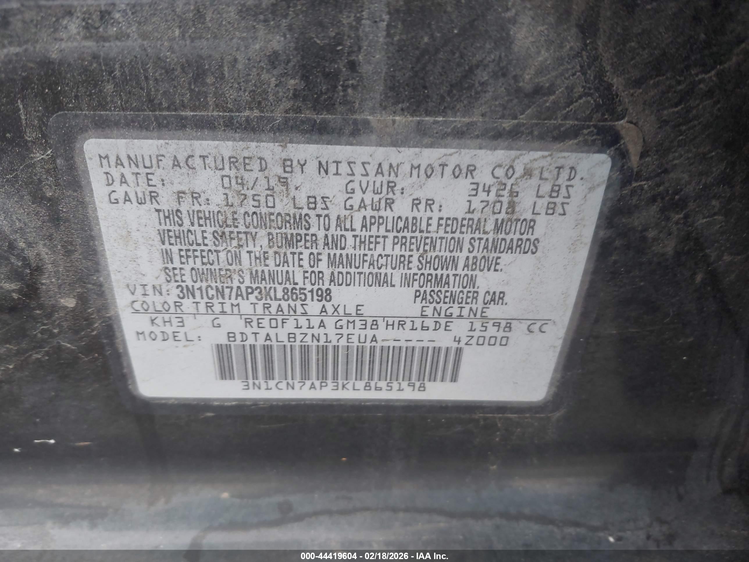 NISSAN VERSA image 9