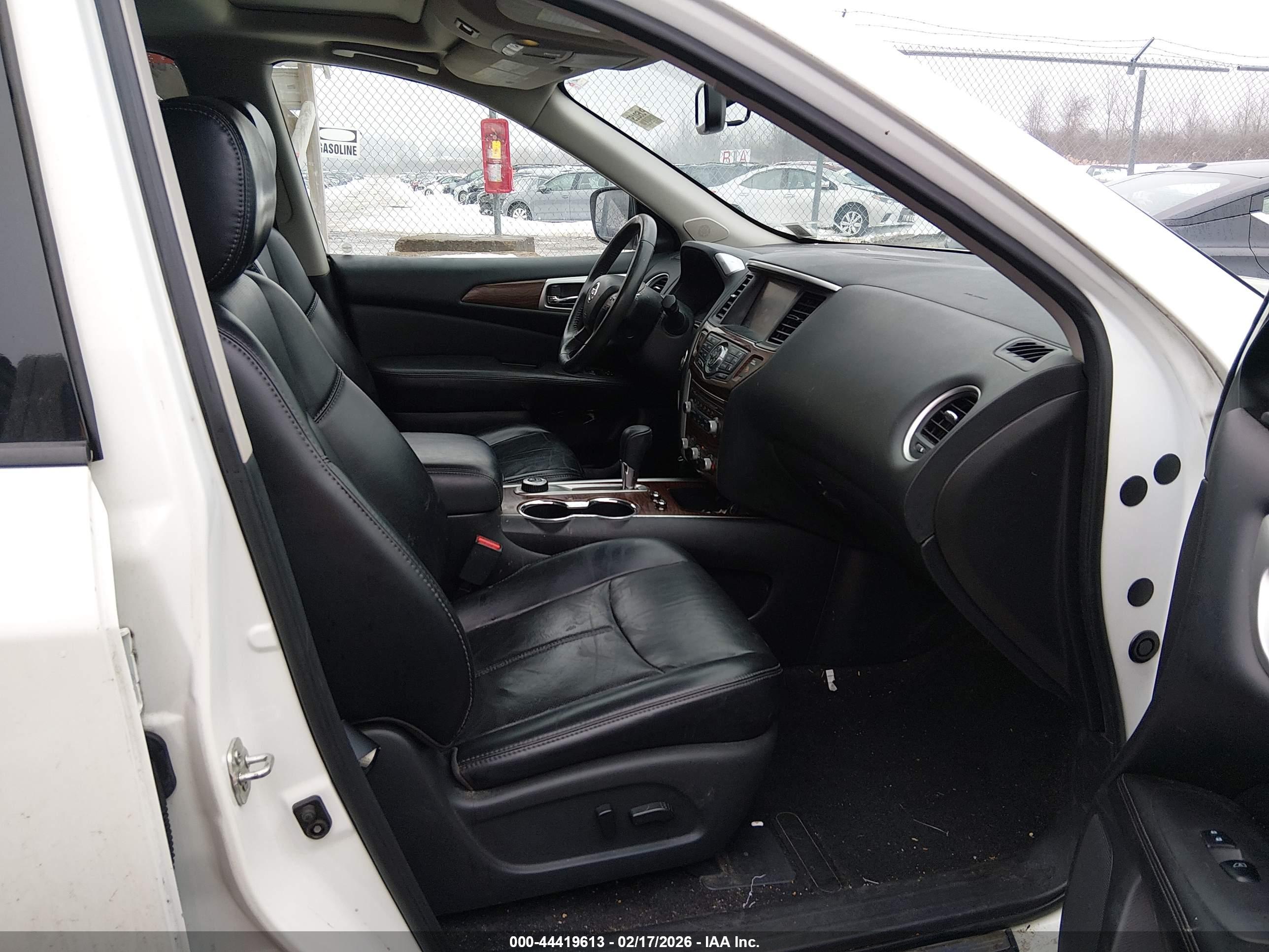 NISSAN PATHFINDER image 5