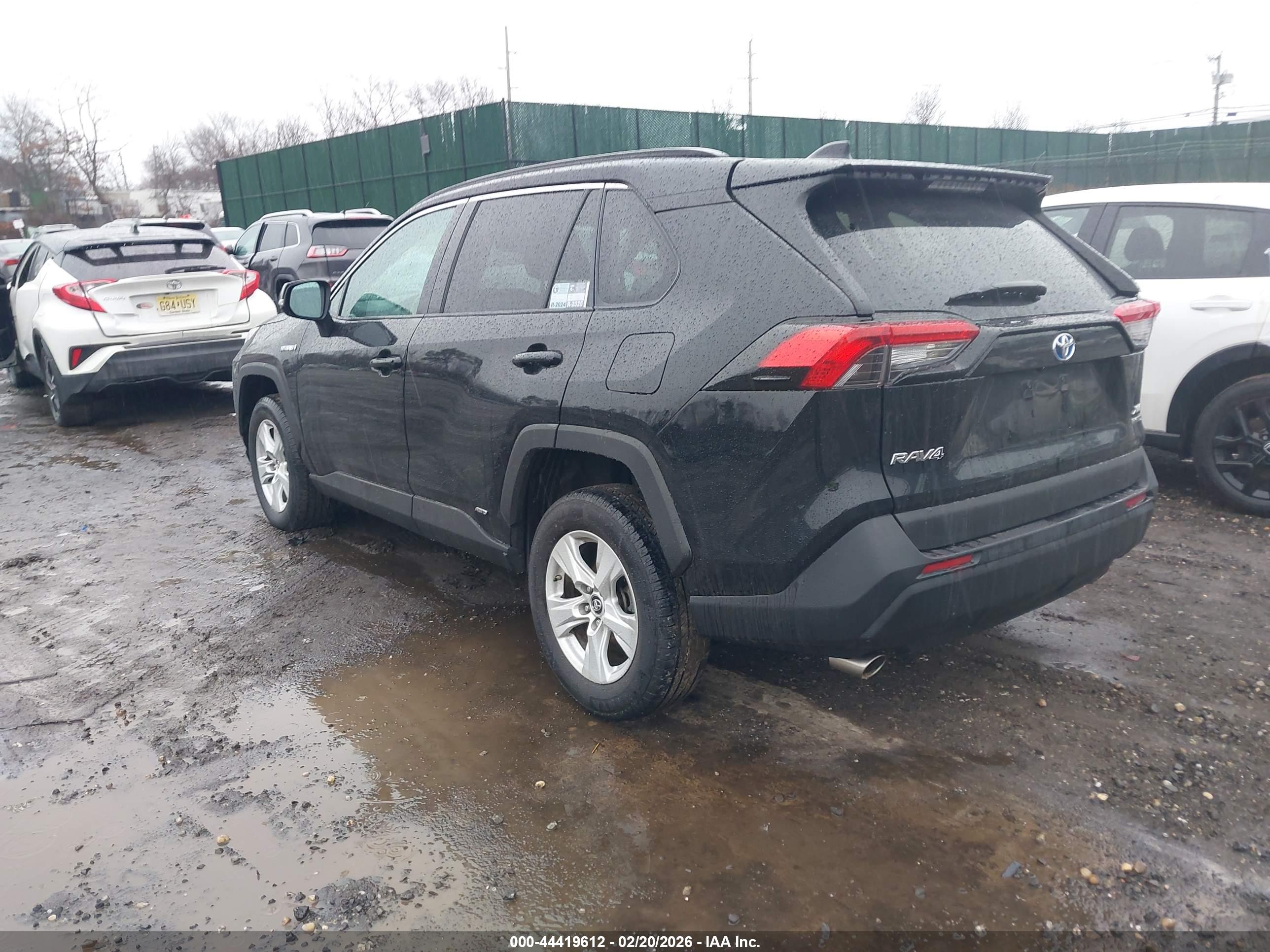 TOYOTA RAV4 image 3