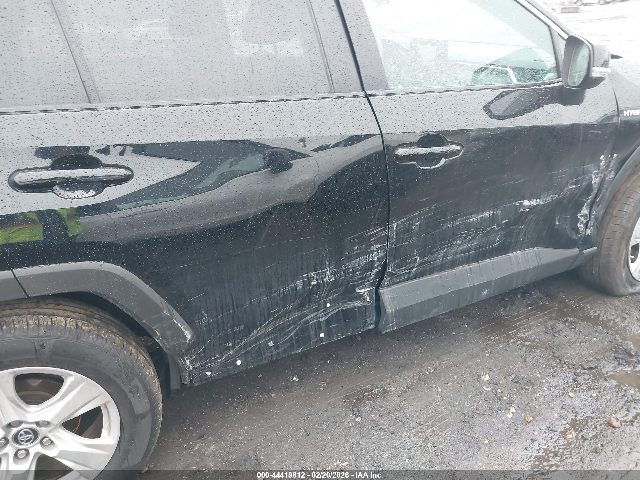 TOYOTA RAV4 image 6
