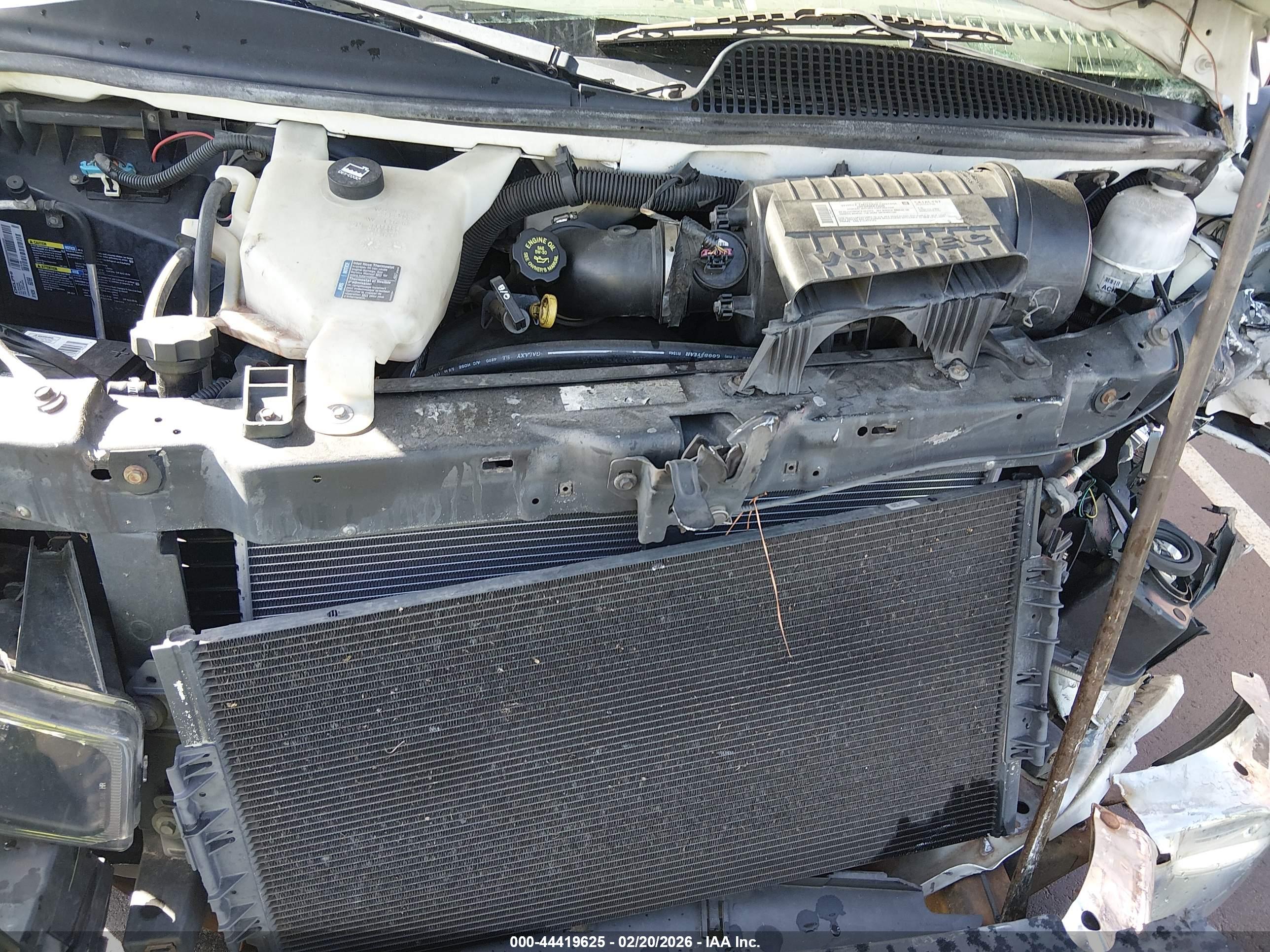 CHEVROLET EXPRESS image 10