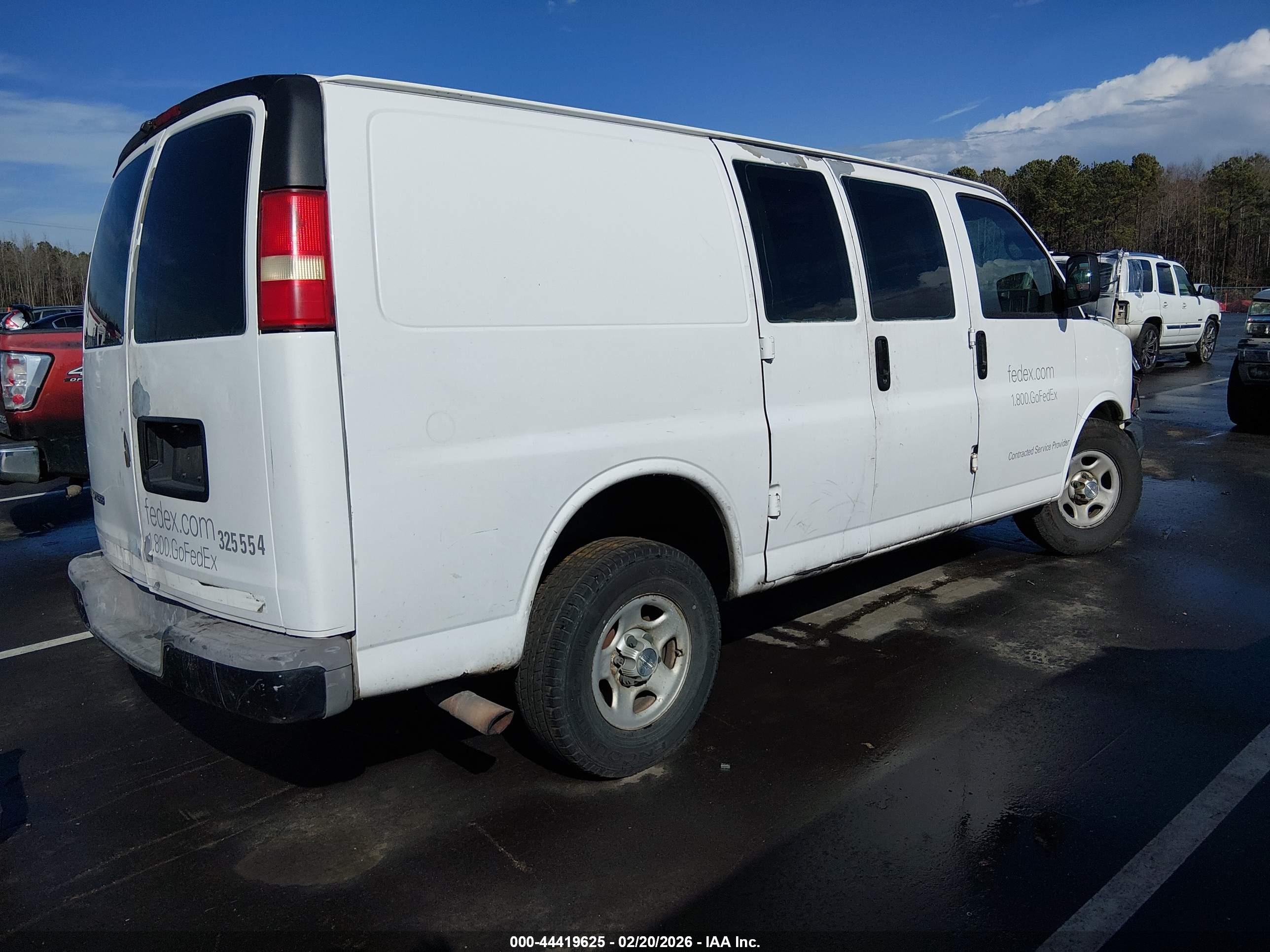 CHEVROLET EXPRESS image 4
