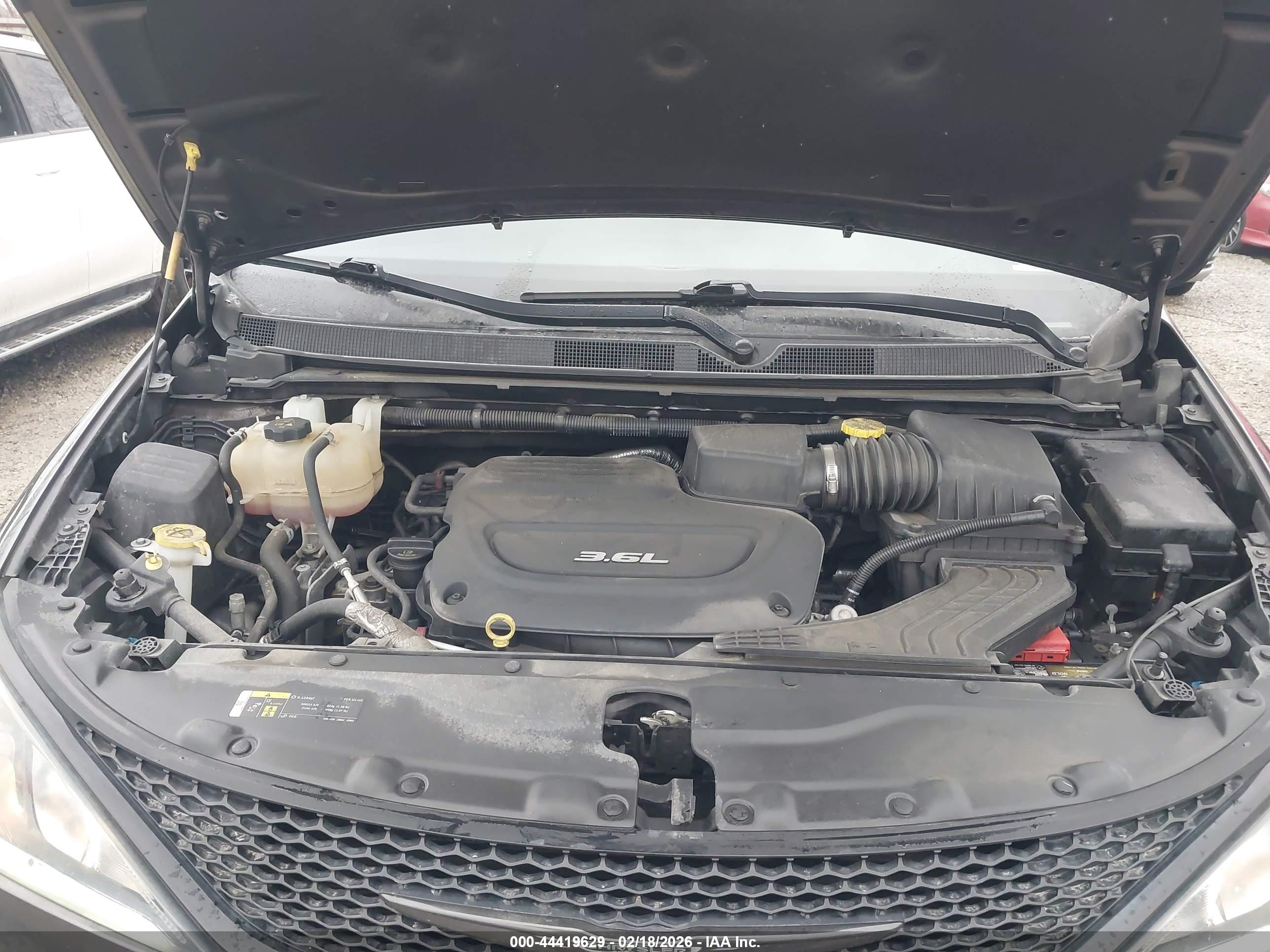 CHRYSLER PACIFICA image 10