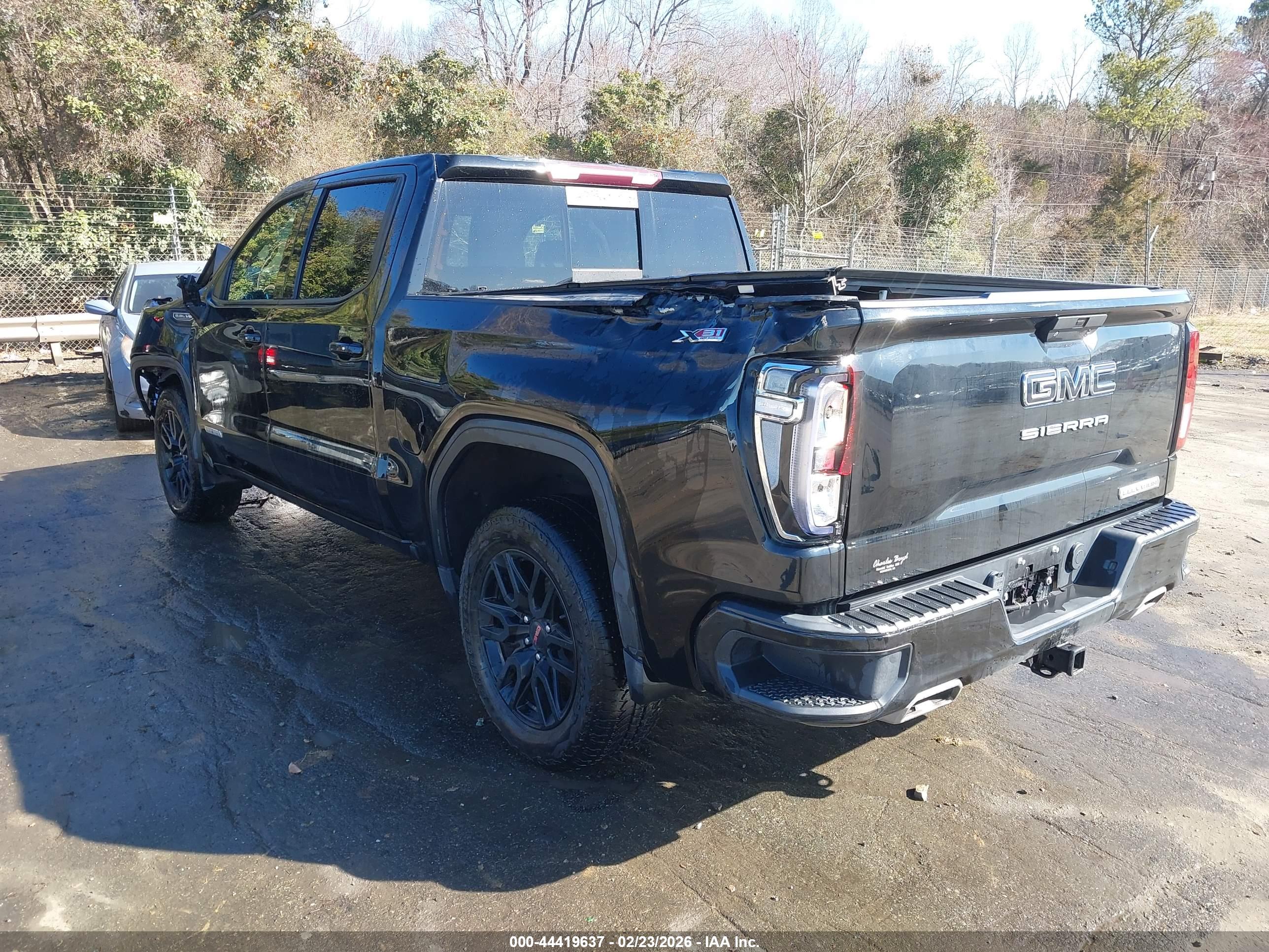 GMC SIERRA image 3