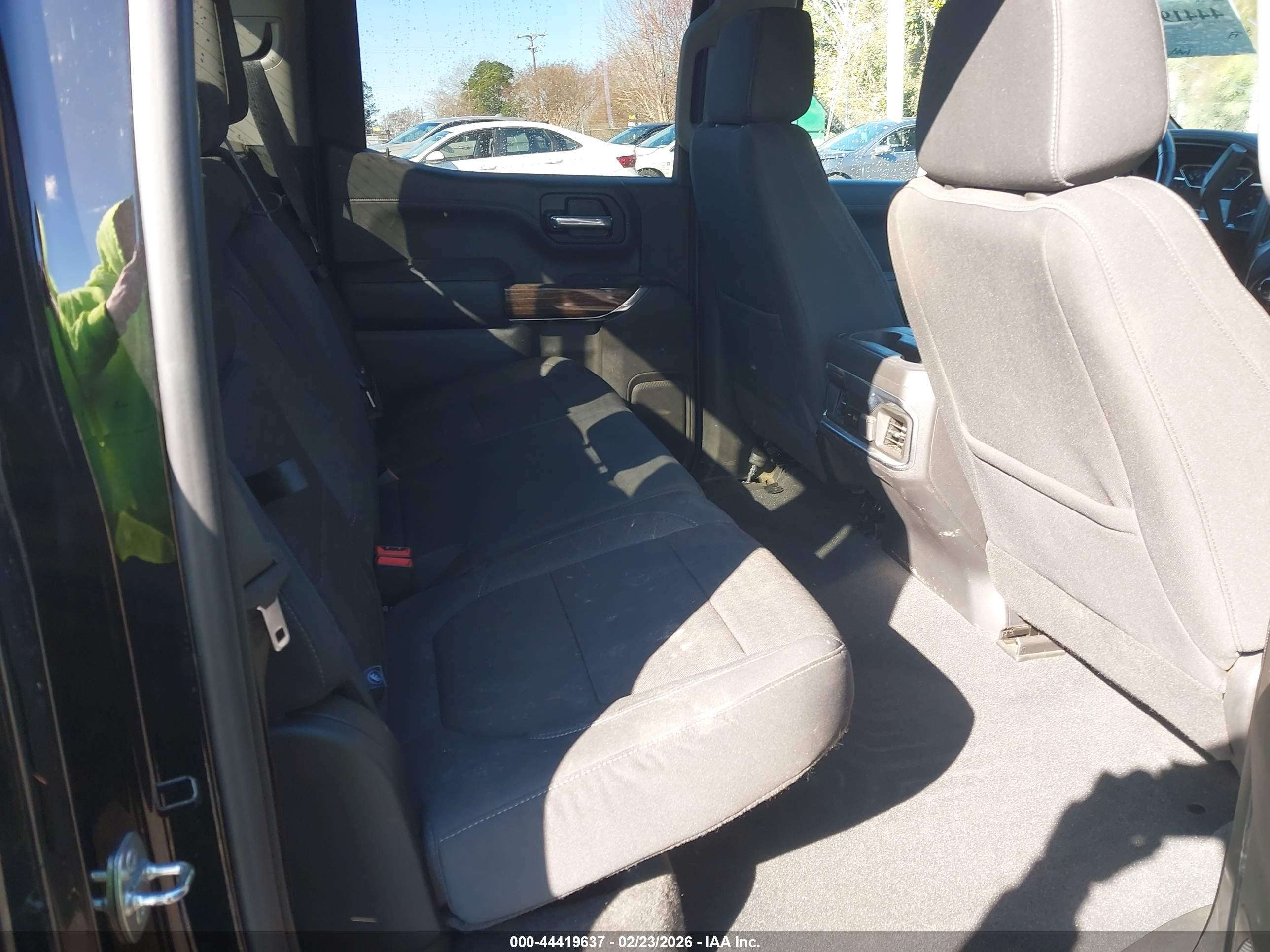 GMC SIERRA image 8
