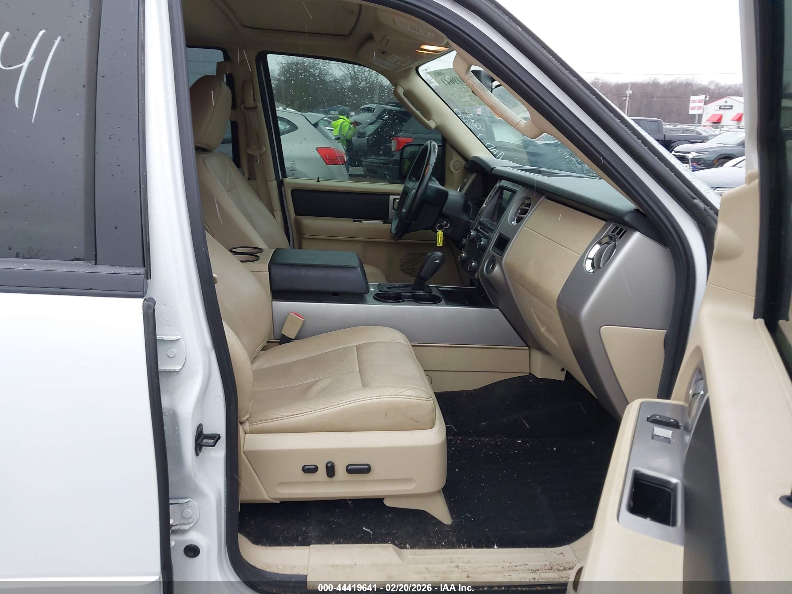 FORD EXPEDITION image 5