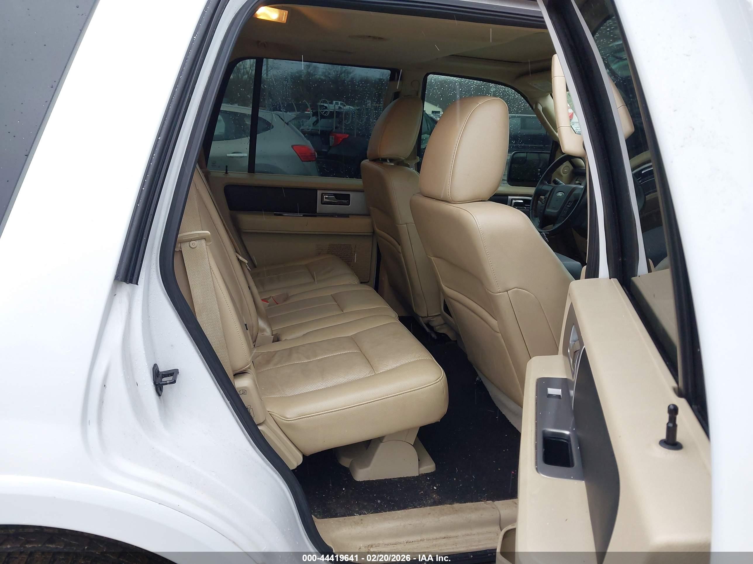 FORD EXPEDITION image 8