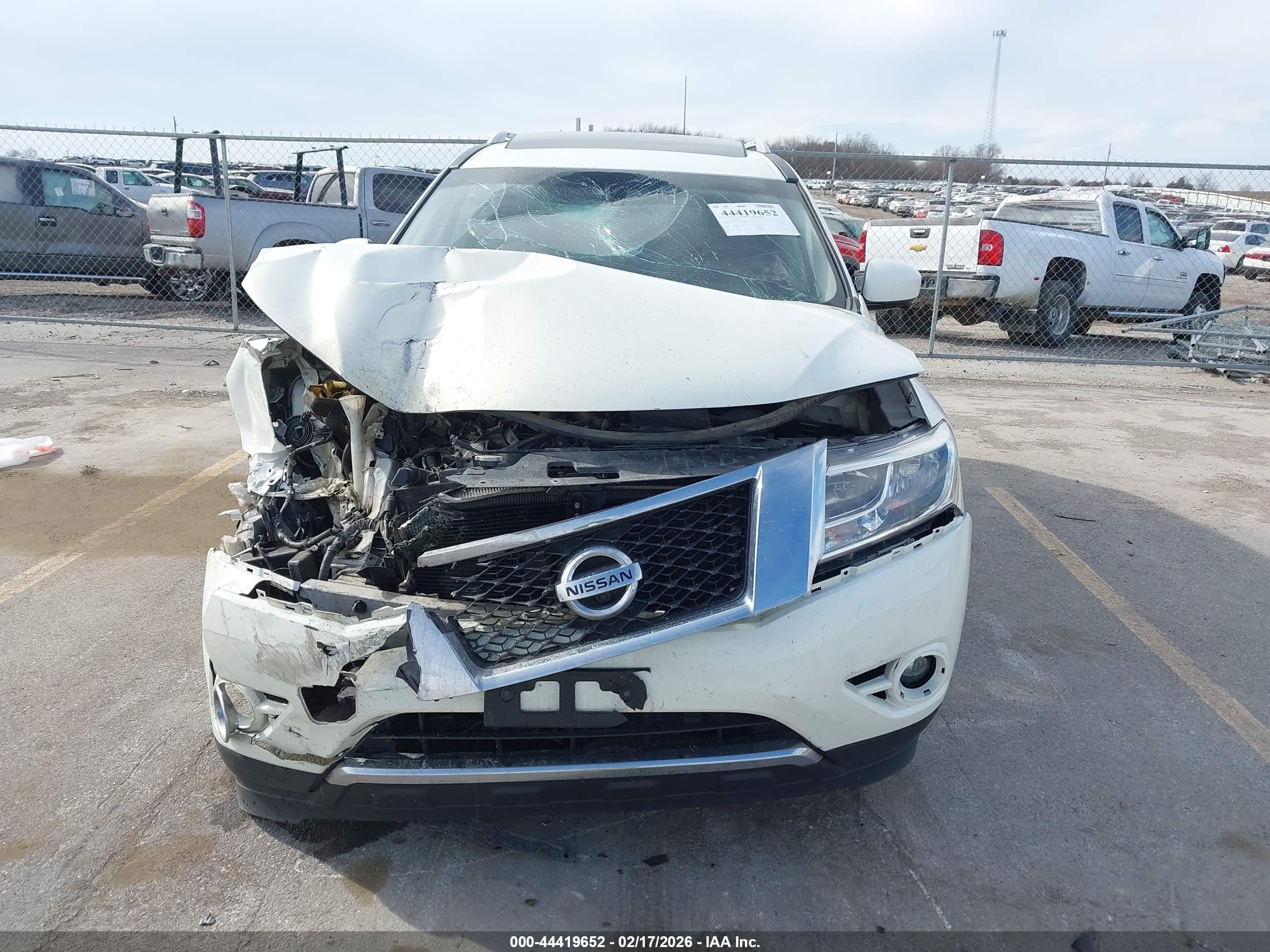 NISSAN PATHFINDER image 6