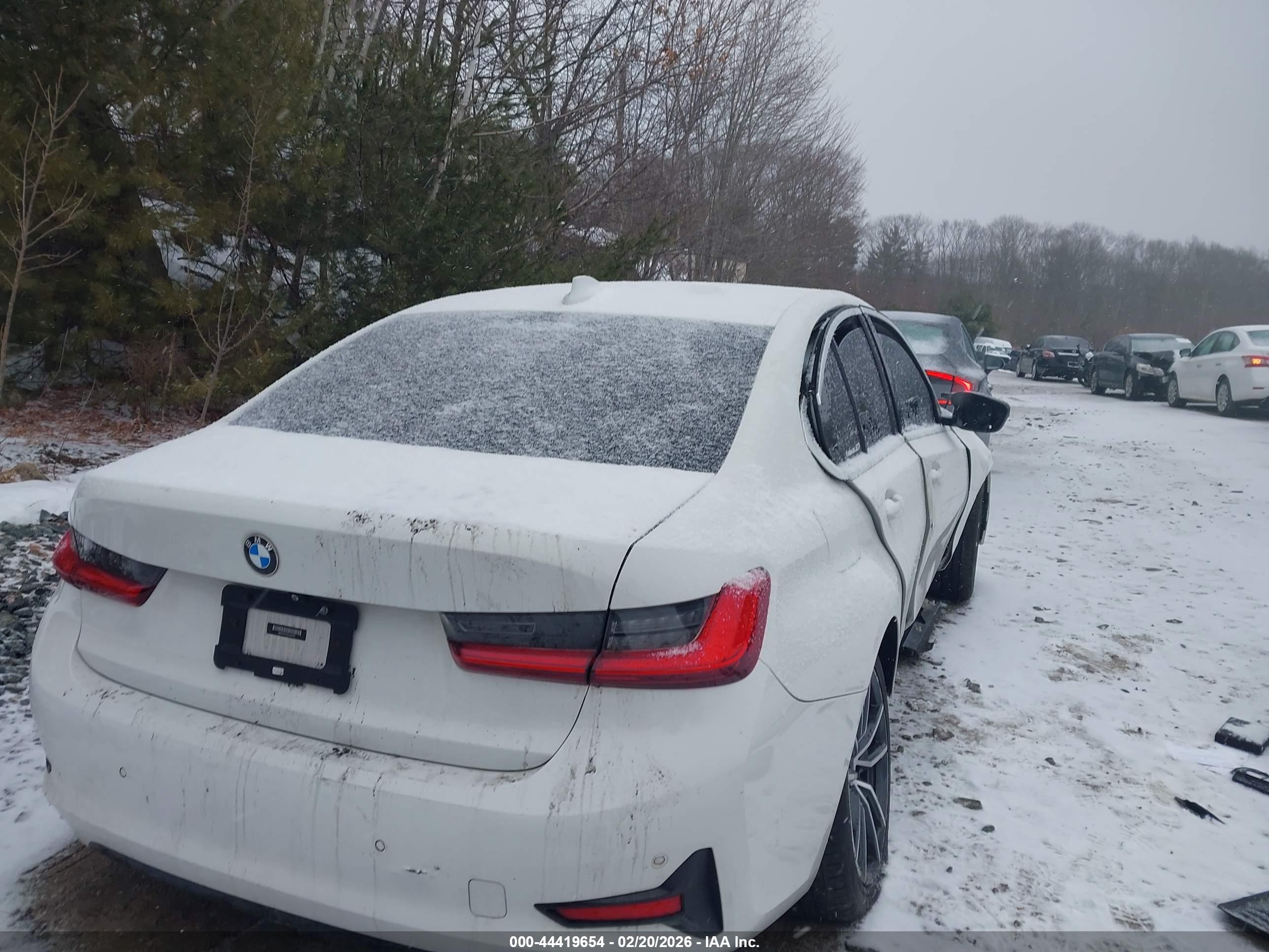 BMW 330I image 4