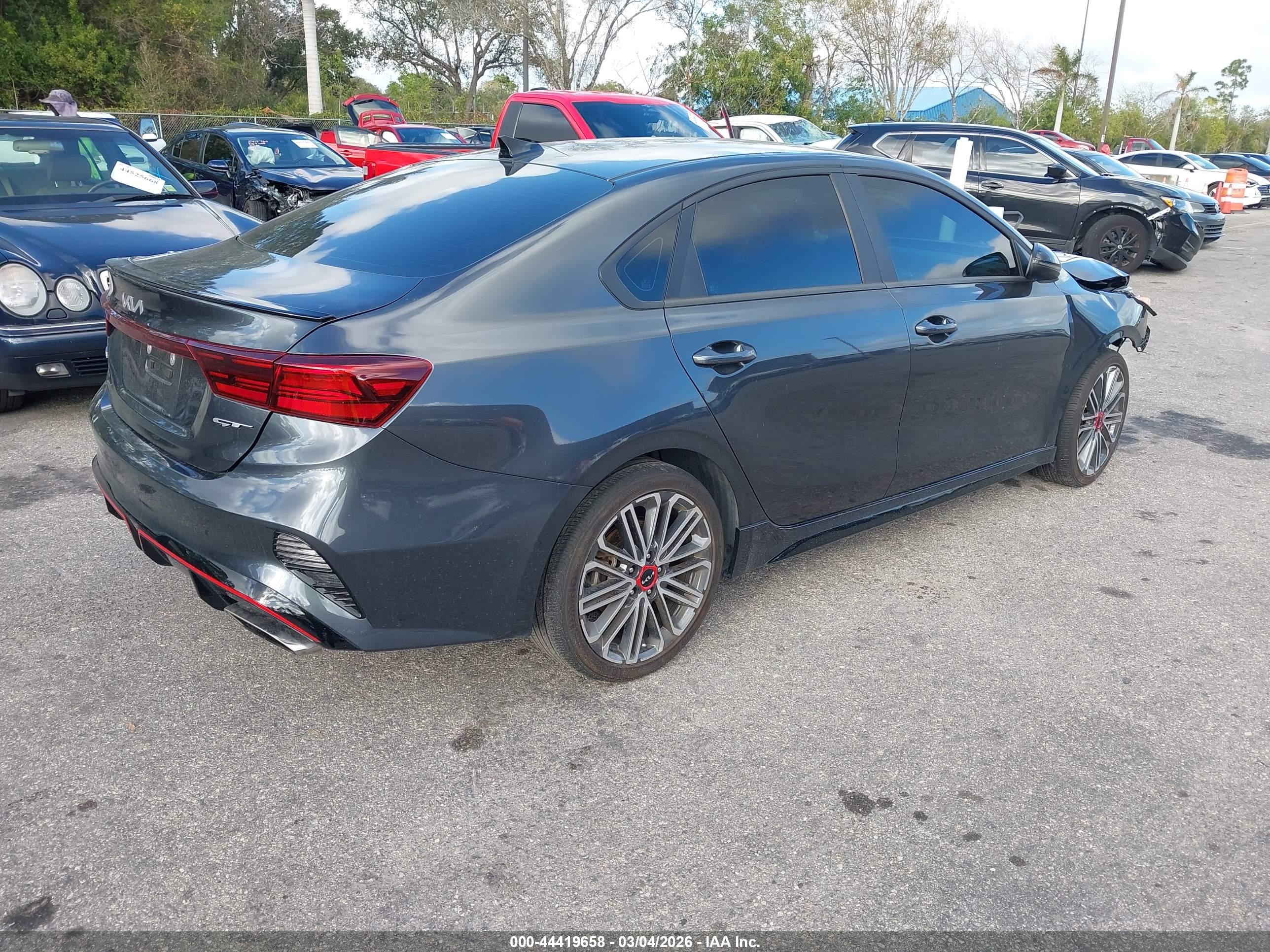 KIA FORTE image 4