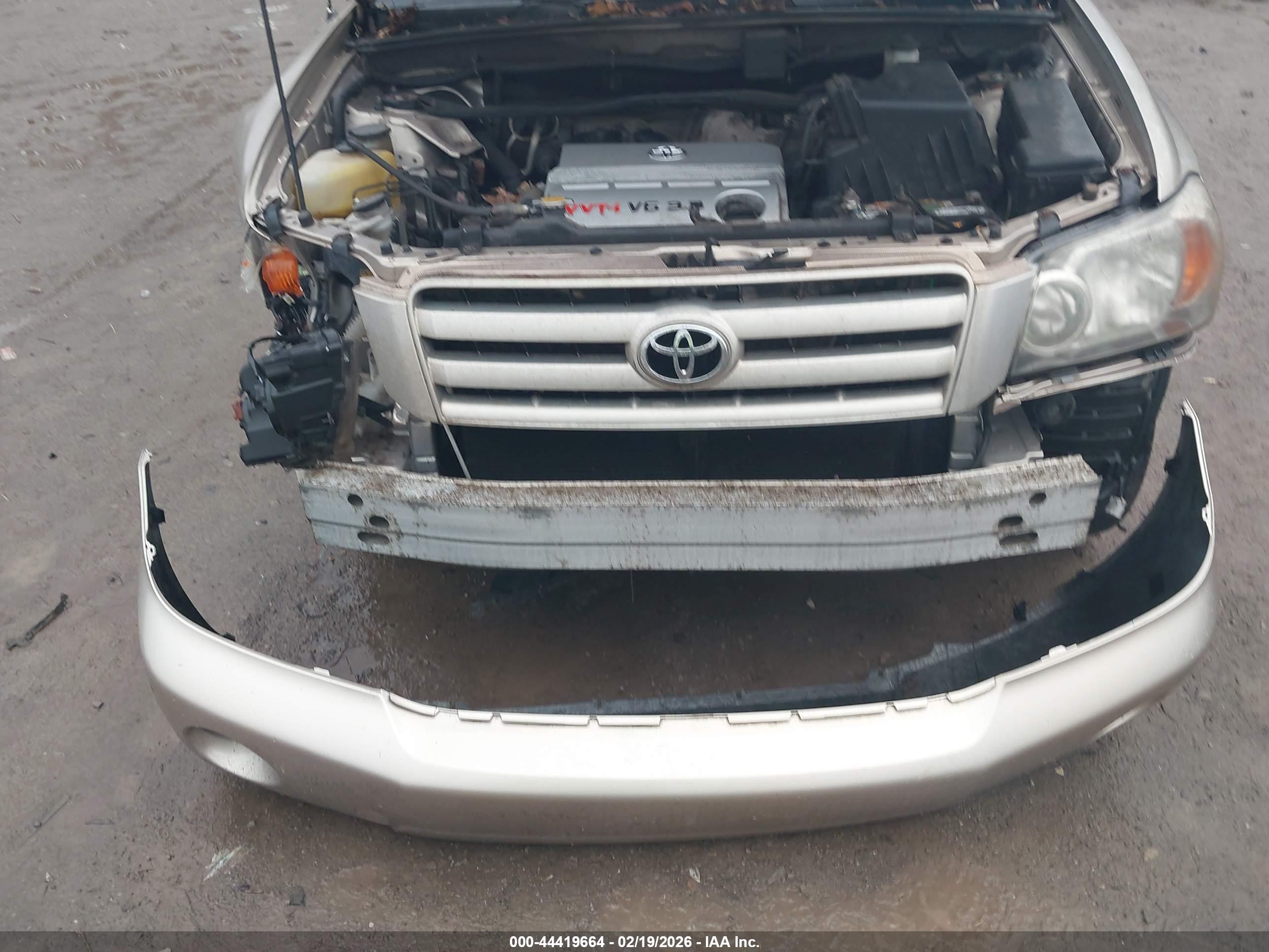 TOYOTA HIGHLANDER image 6
