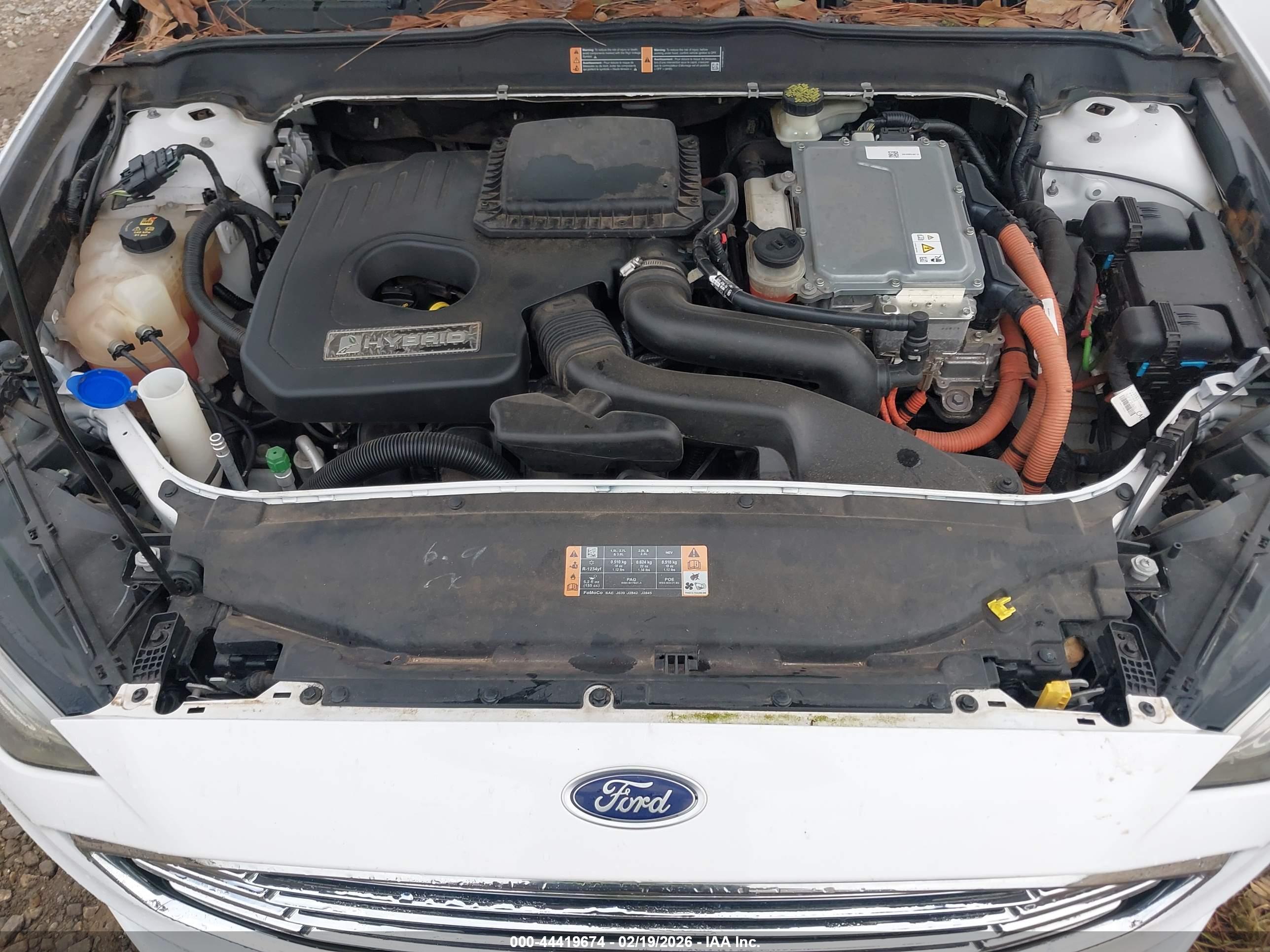 FORD FUSION image 10