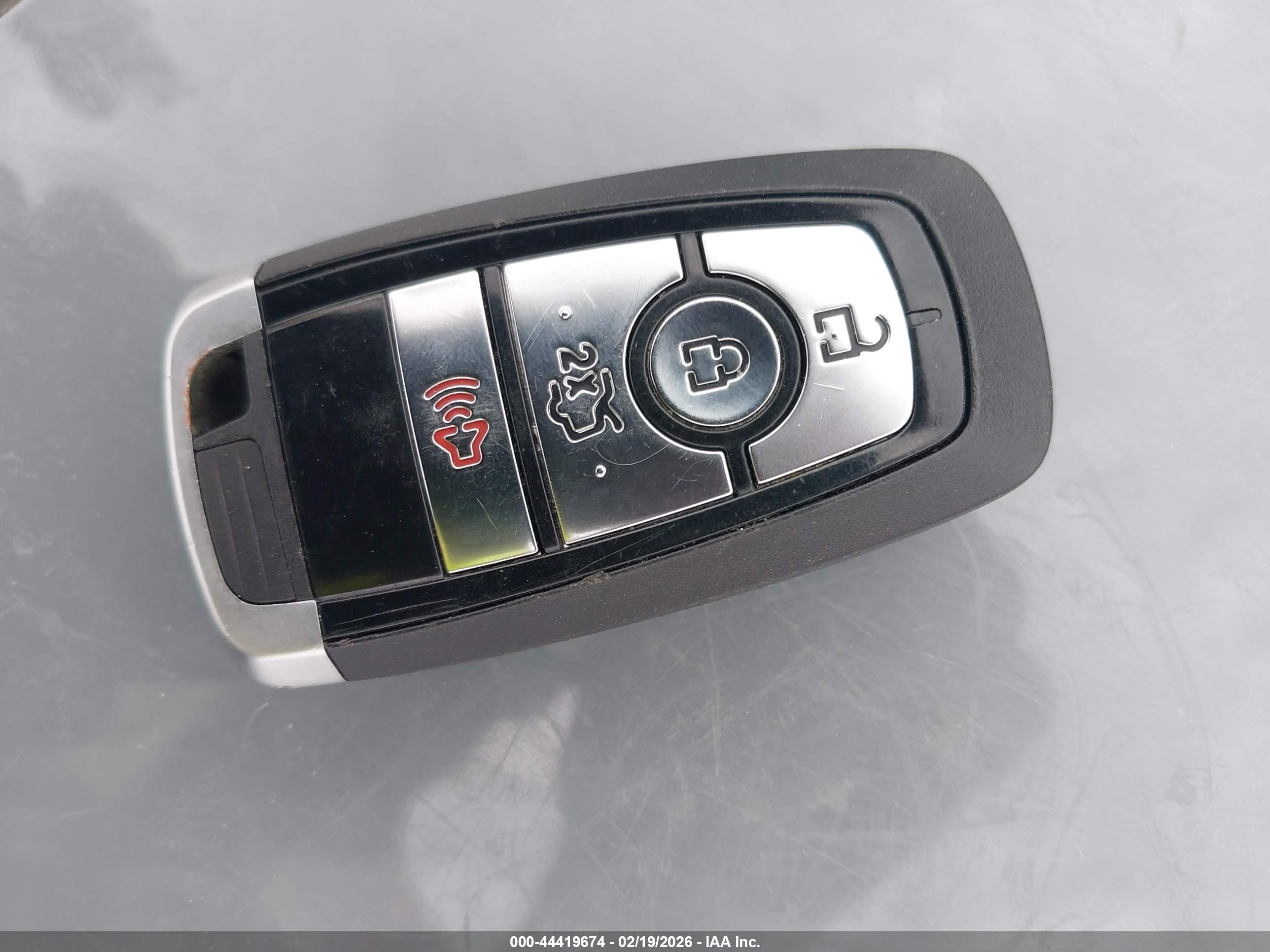 FORD FUSION image 11
