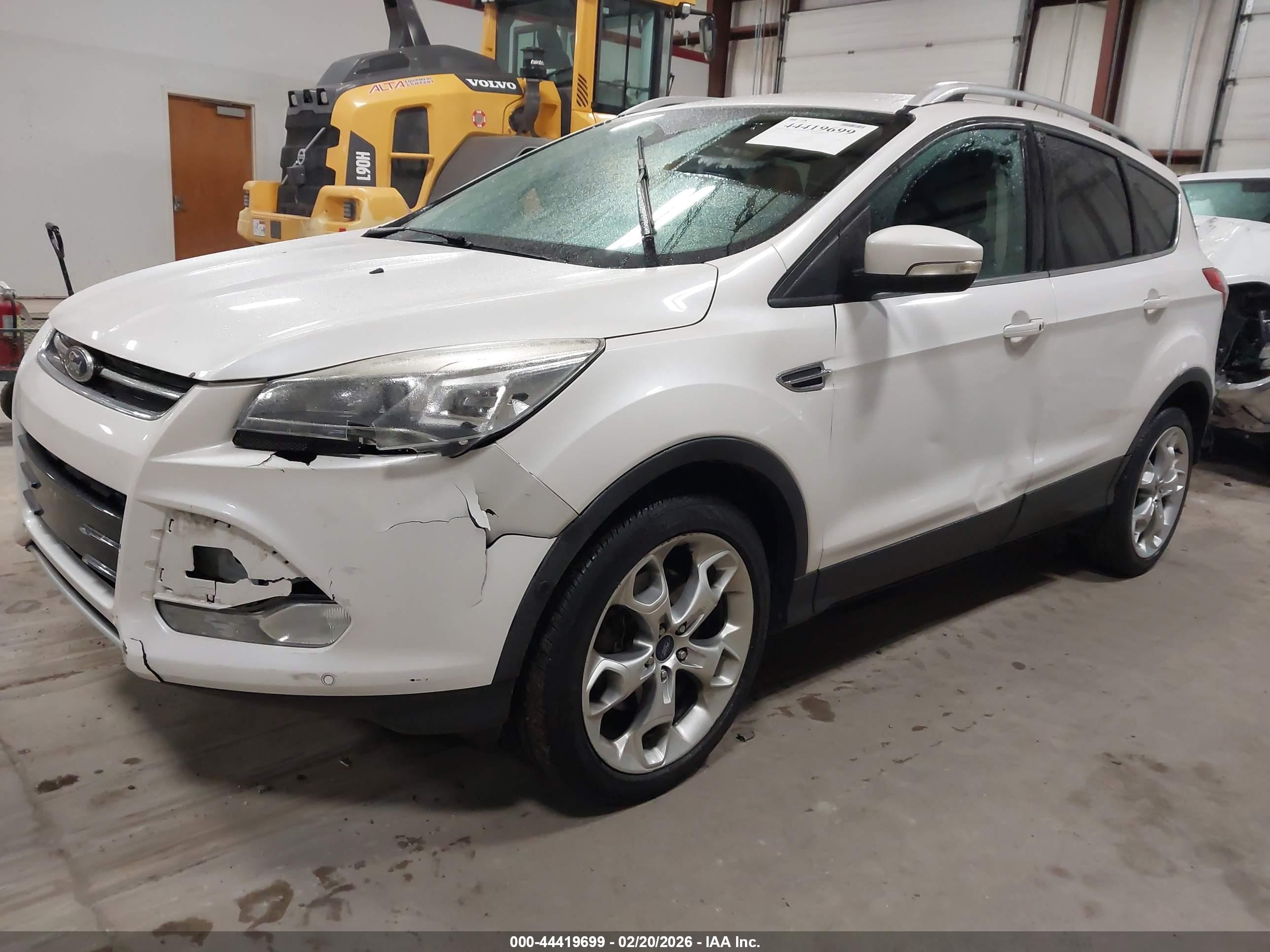 FORD ESCAPE image 2