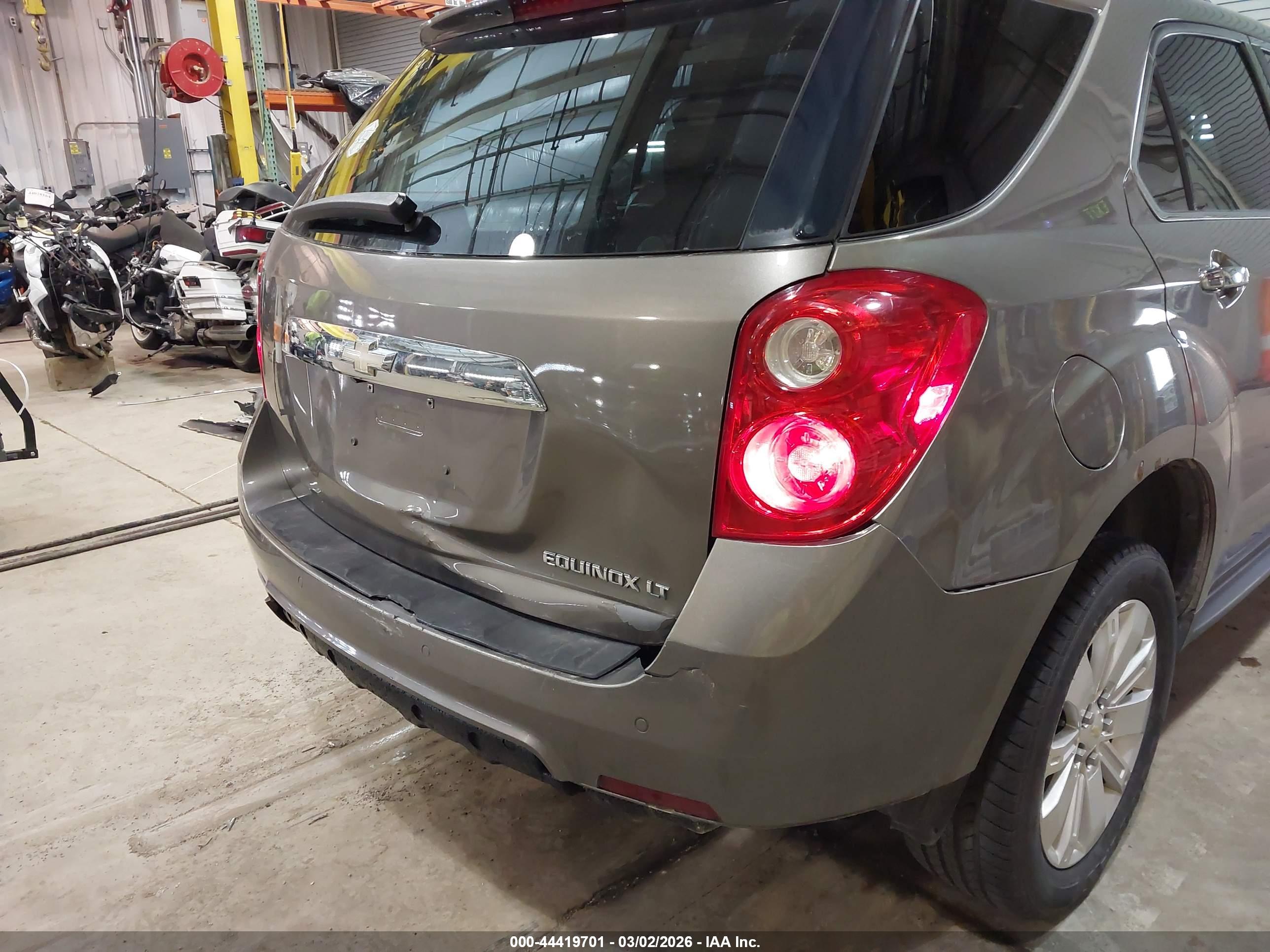 CHEVROLET EQUINOX image 6