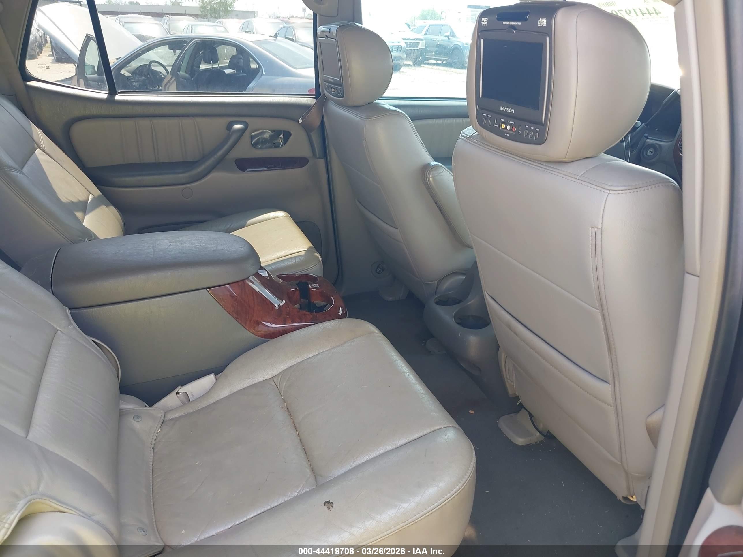 TOYOTA SEQUOIA image 8