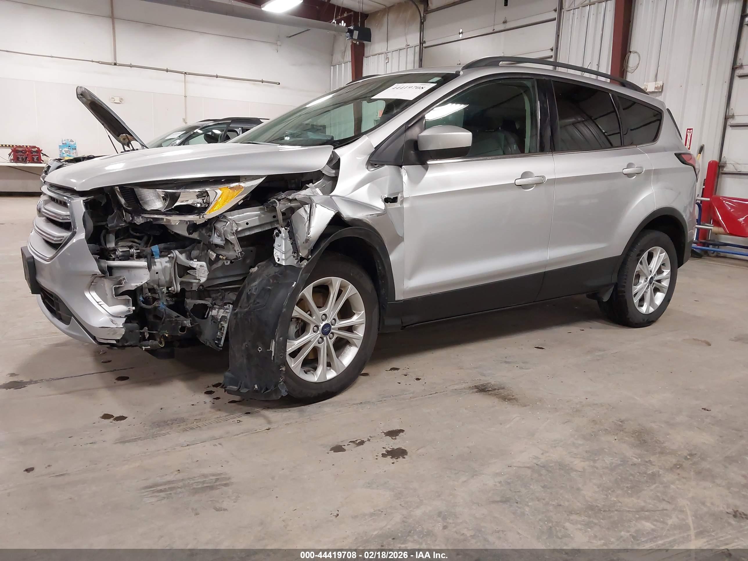 FORD ESCAPE image 2