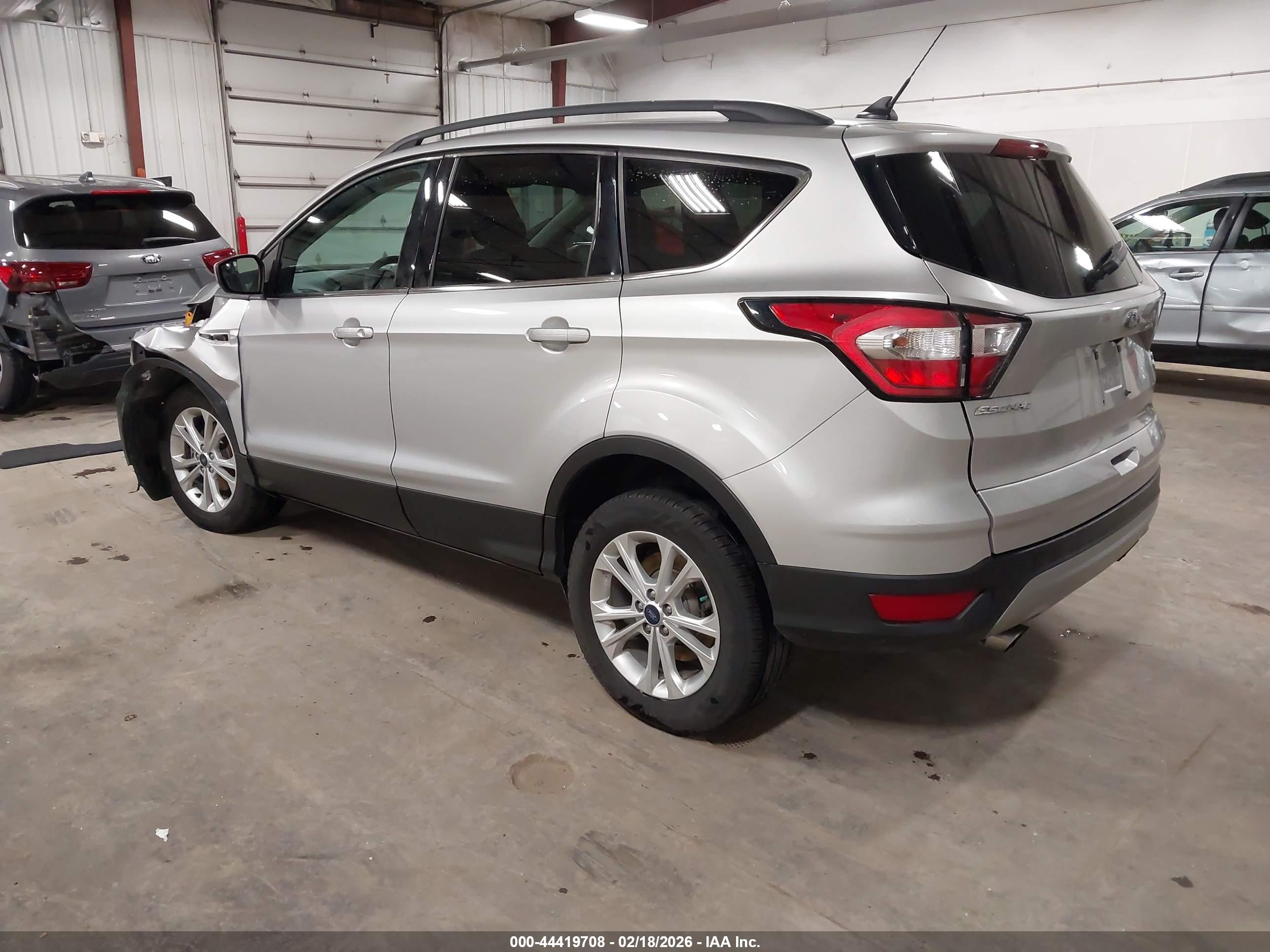 FORD ESCAPE image 3