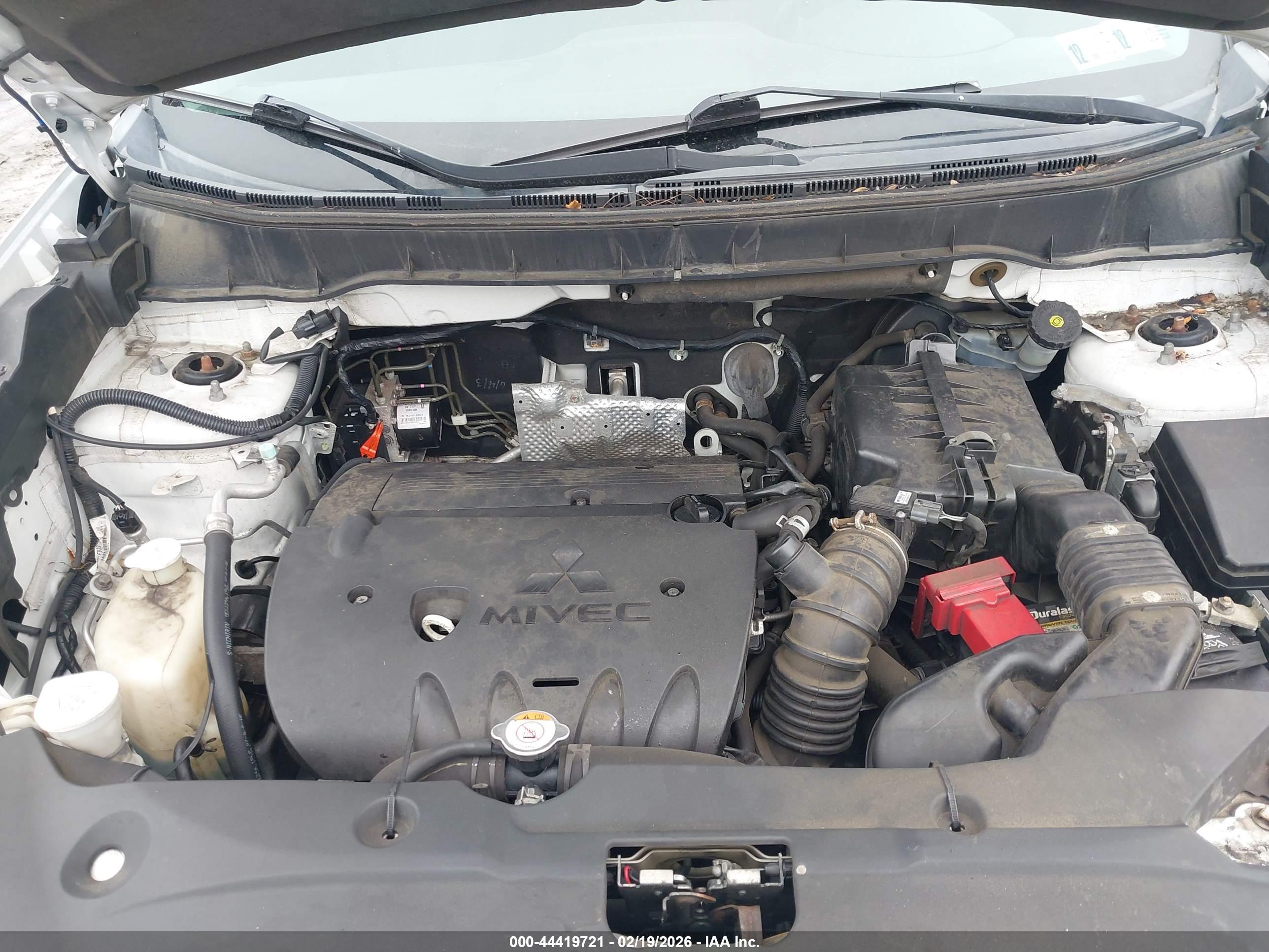 MITSUBISHI OUTLANDER image 10