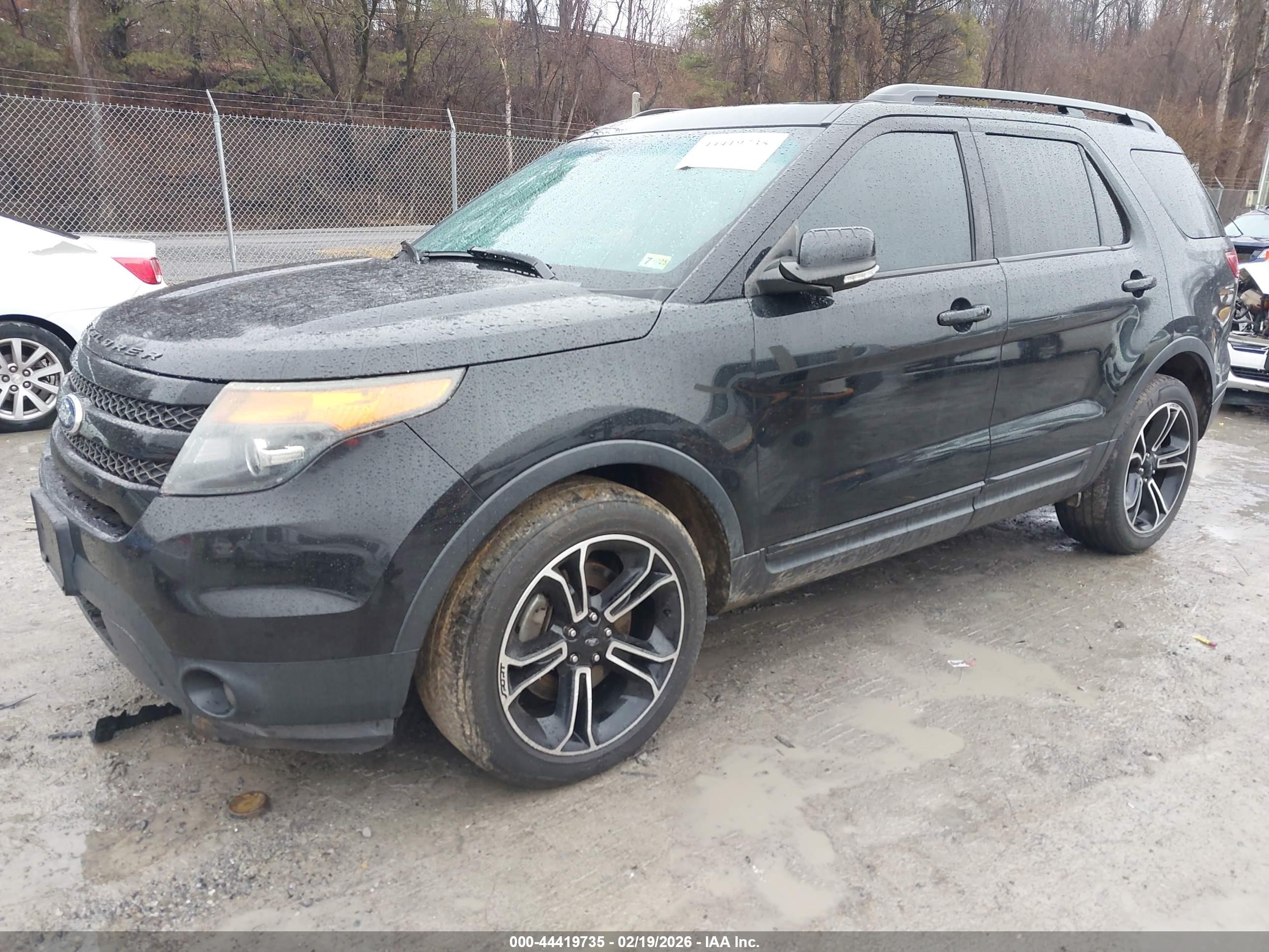 FORD EXPLORER image 2