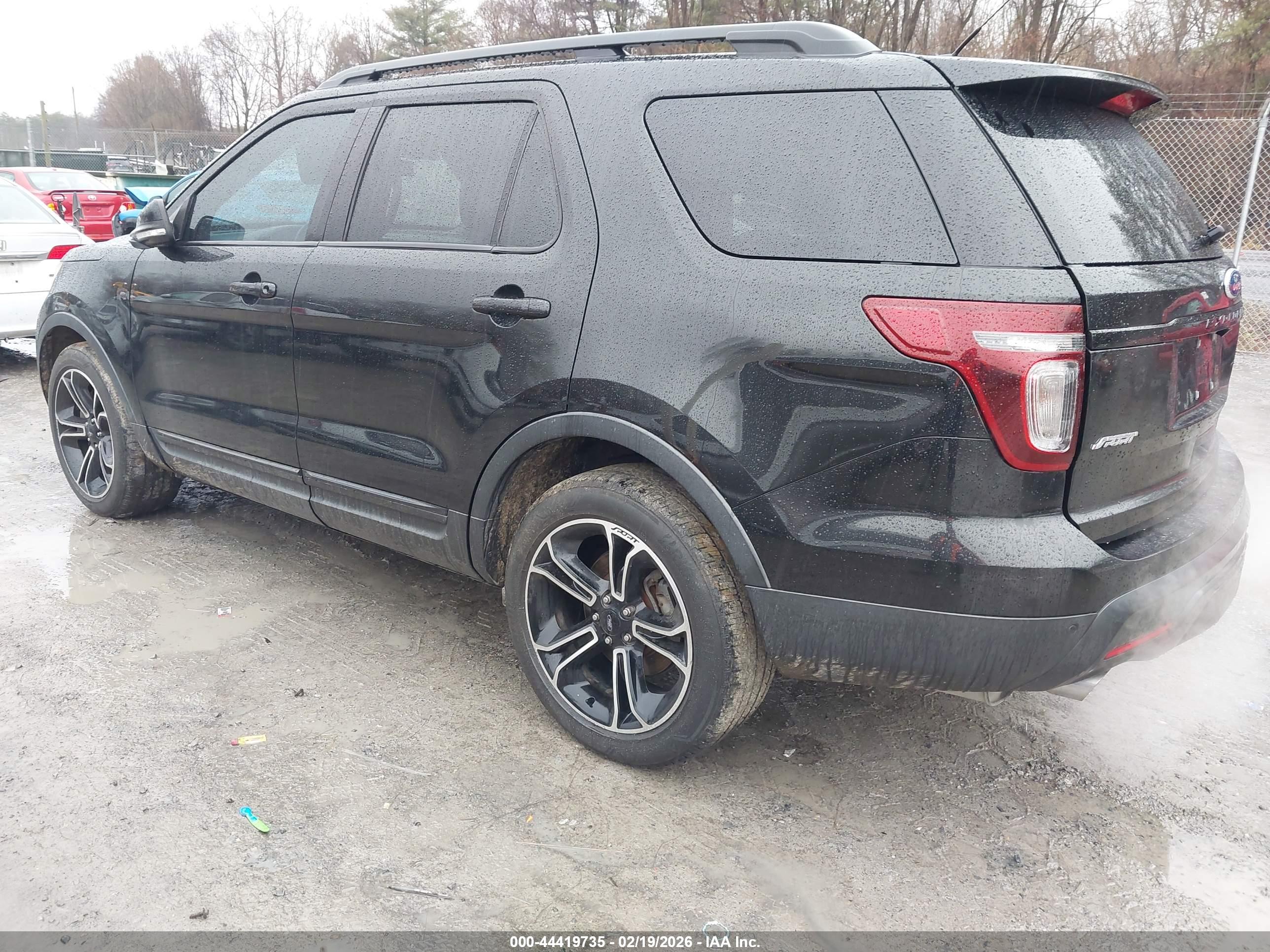 FORD EXPLORER image 3