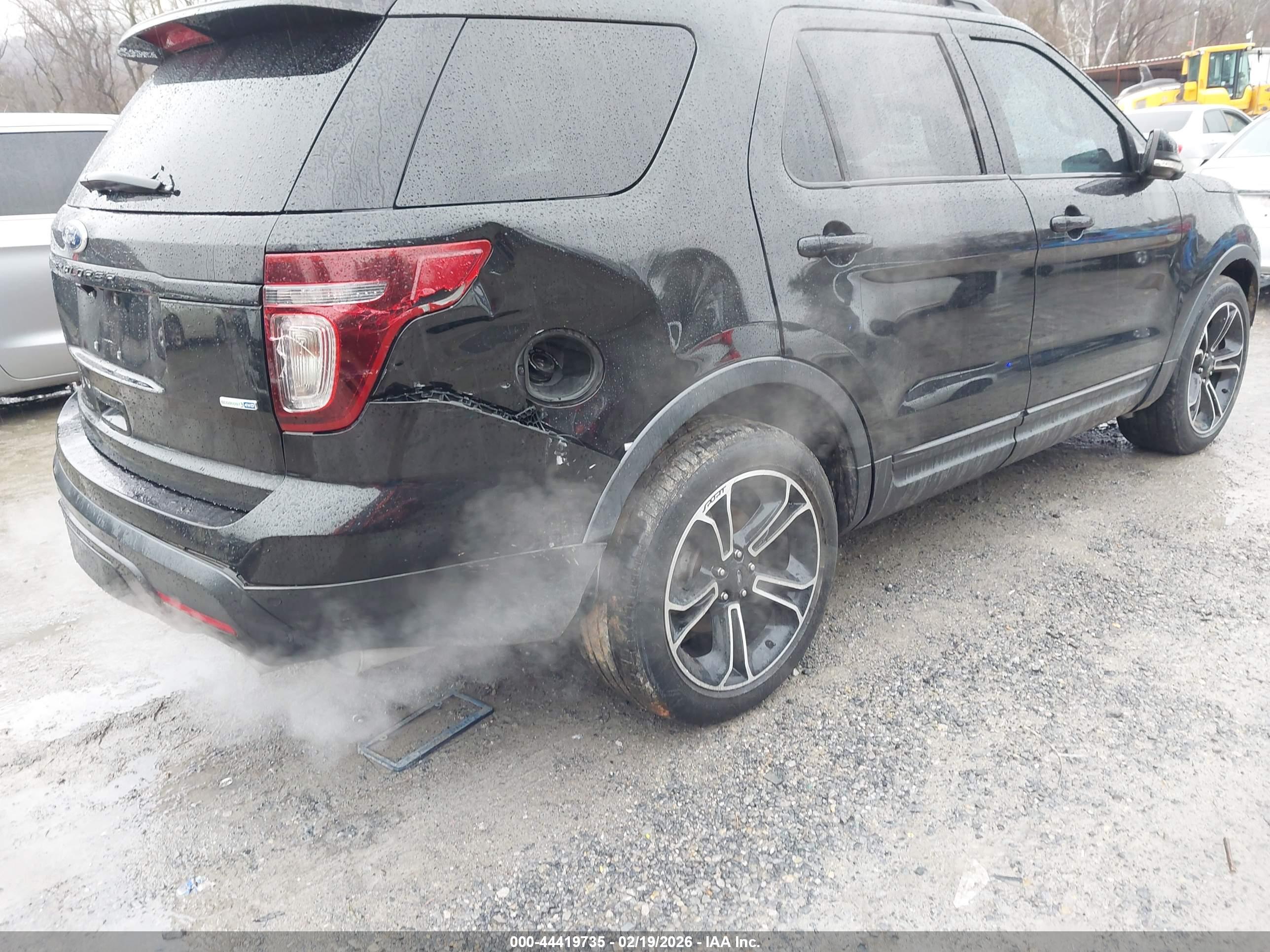 FORD EXPLORER image 4
