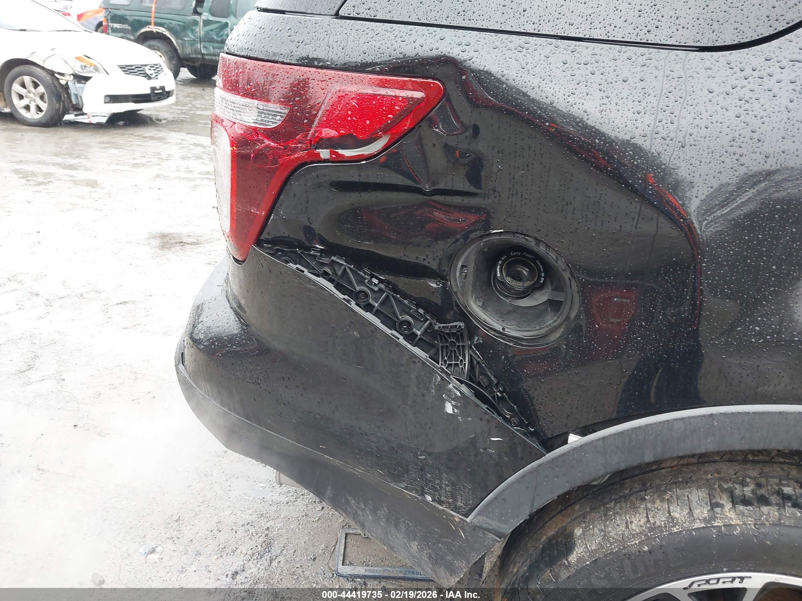 FORD EXPLORER image 6