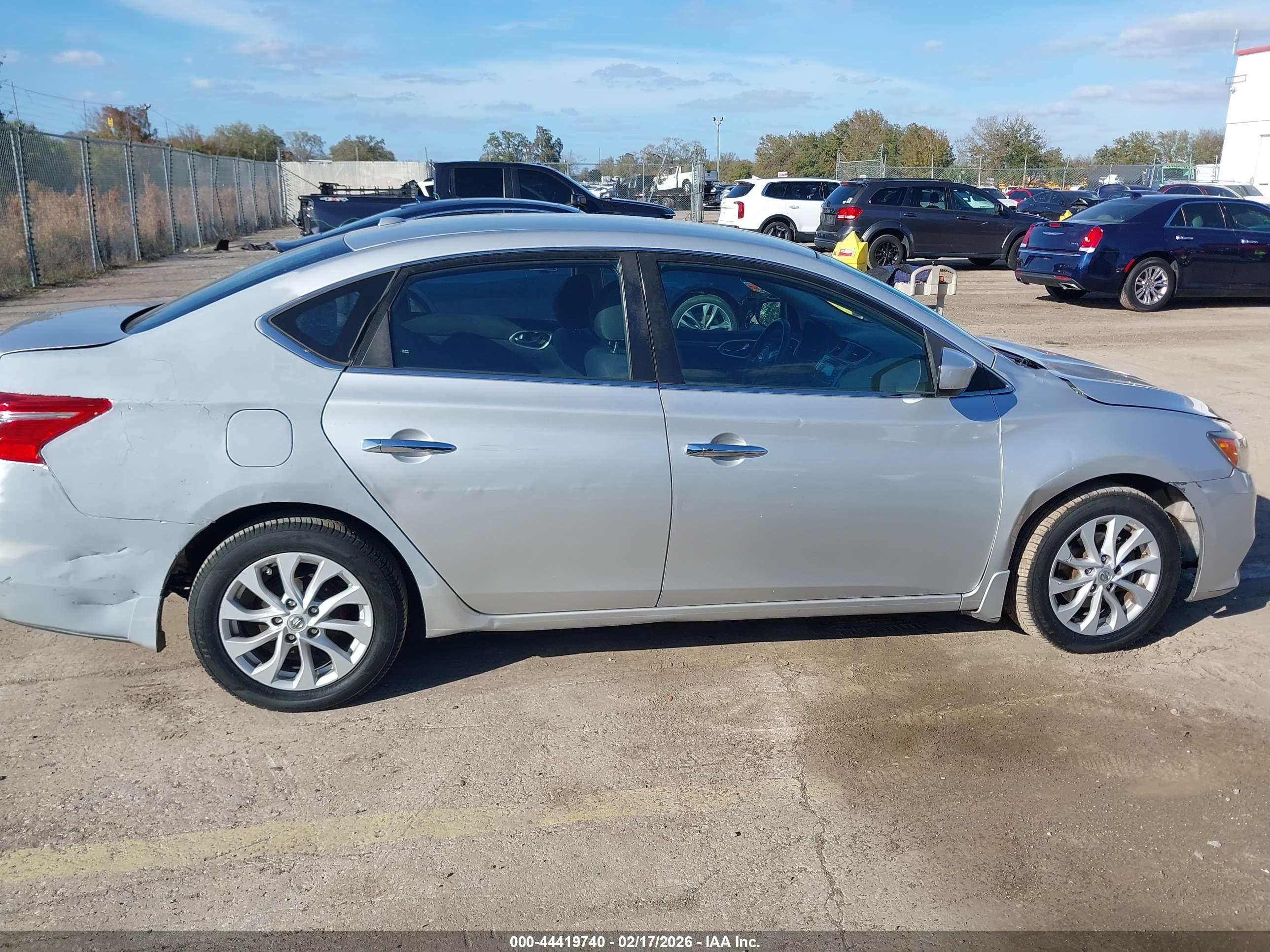 NISSAN SENTRA image 6