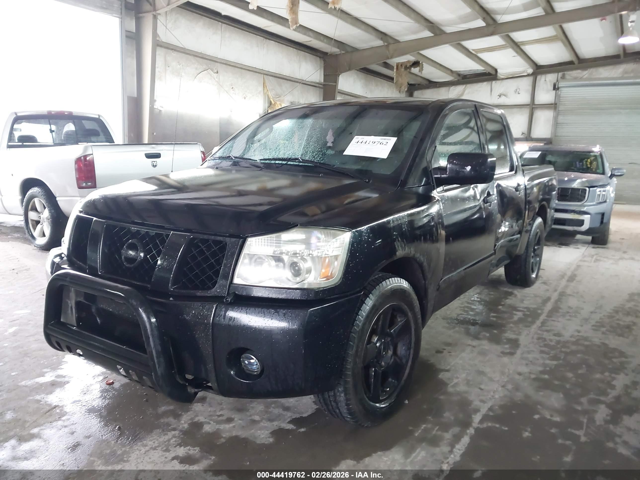 NISSAN TITAN image 2