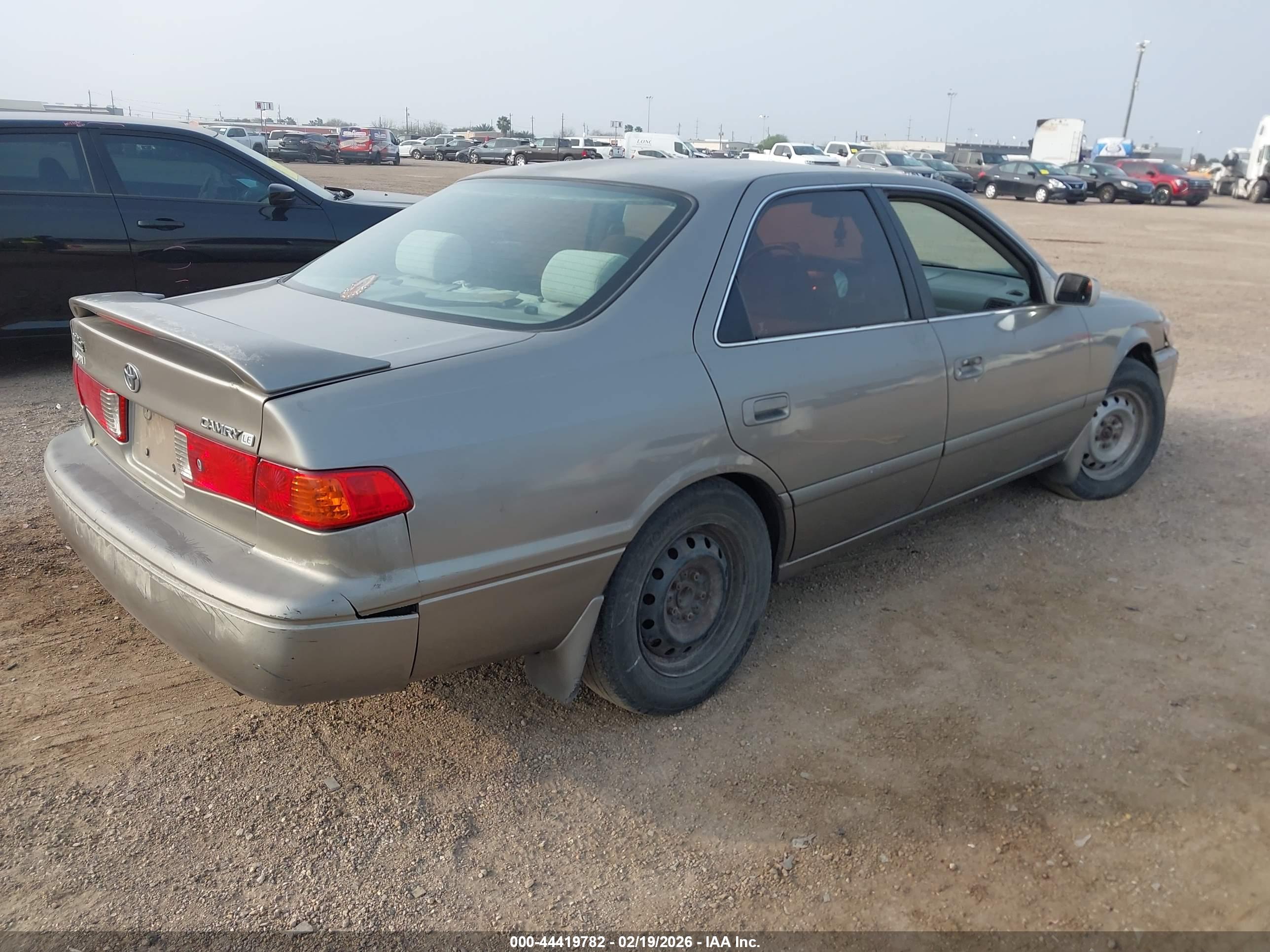 TOYOTA CAMRY image 4