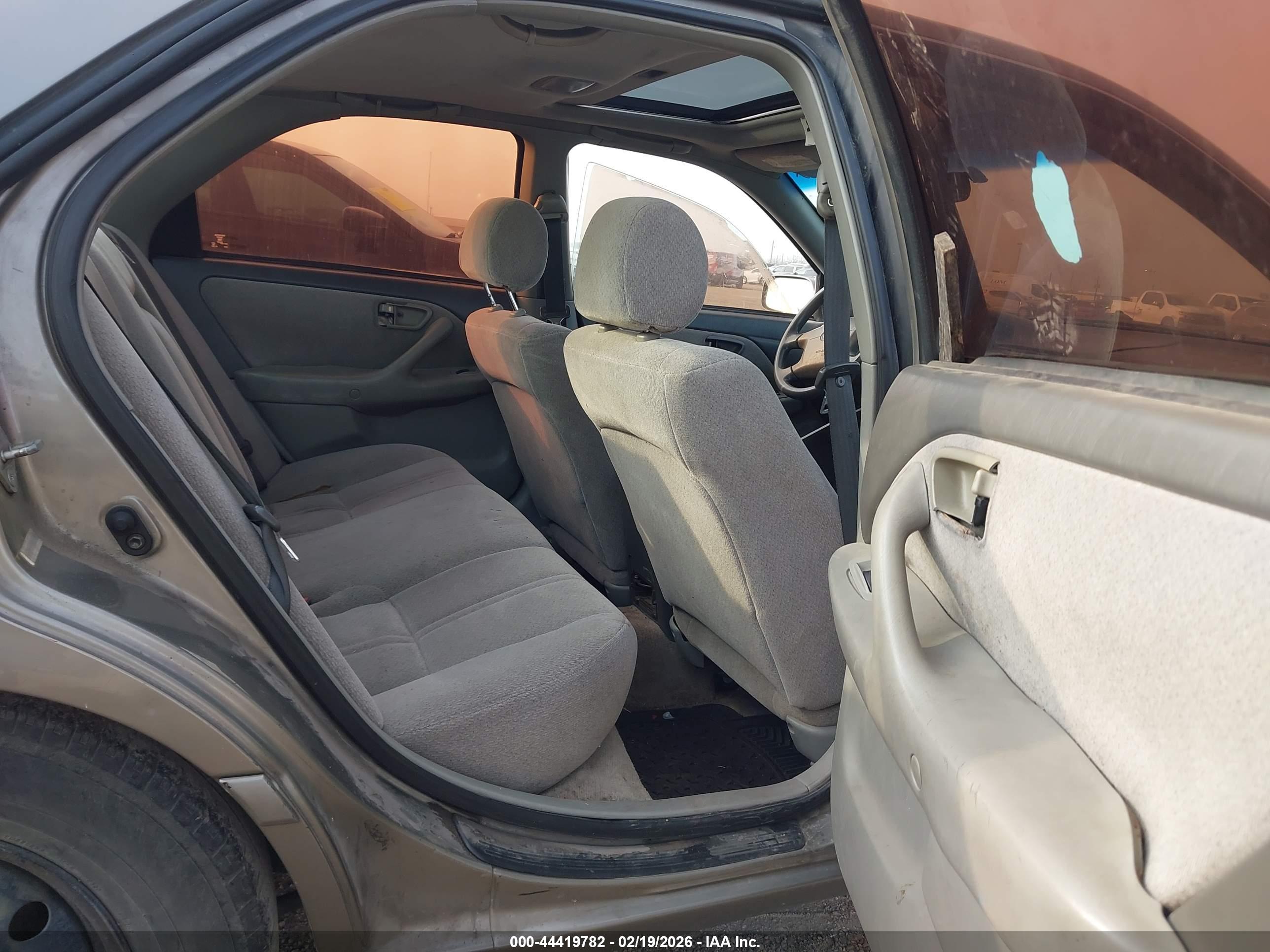 TOYOTA CAMRY image 8