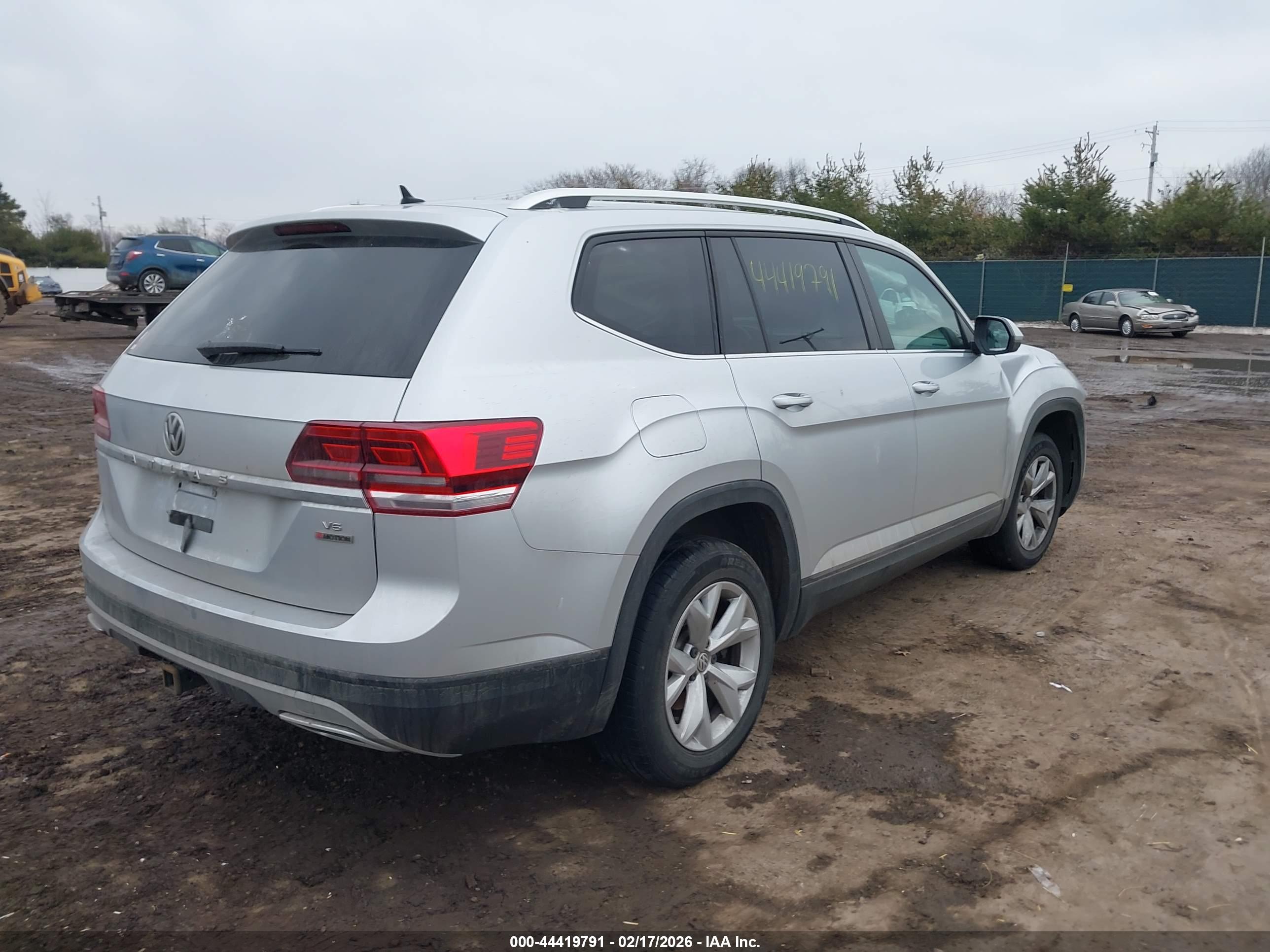 VOLKSWAGEN ATLAS image 4