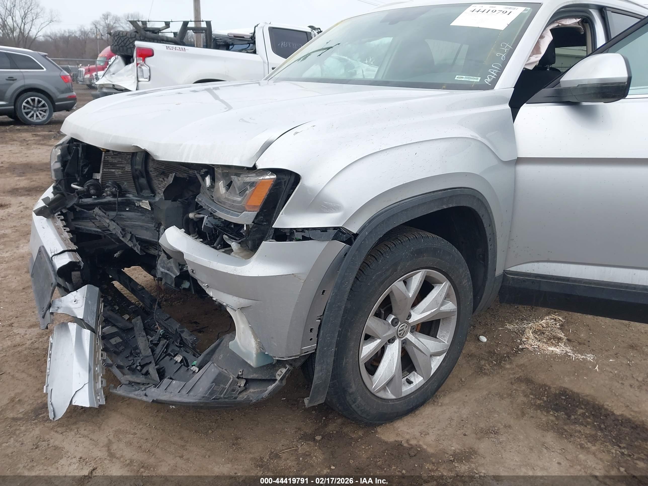 VOLKSWAGEN ATLAS image 6
