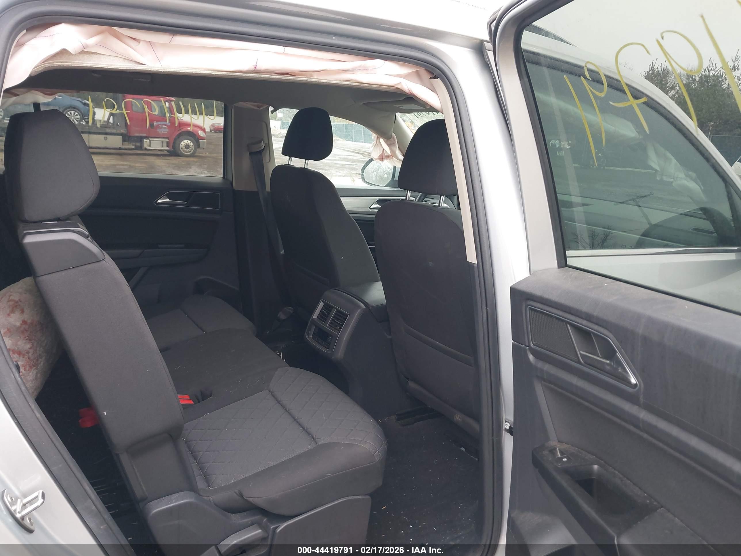 VOLKSWAGEN ATLAS image 8