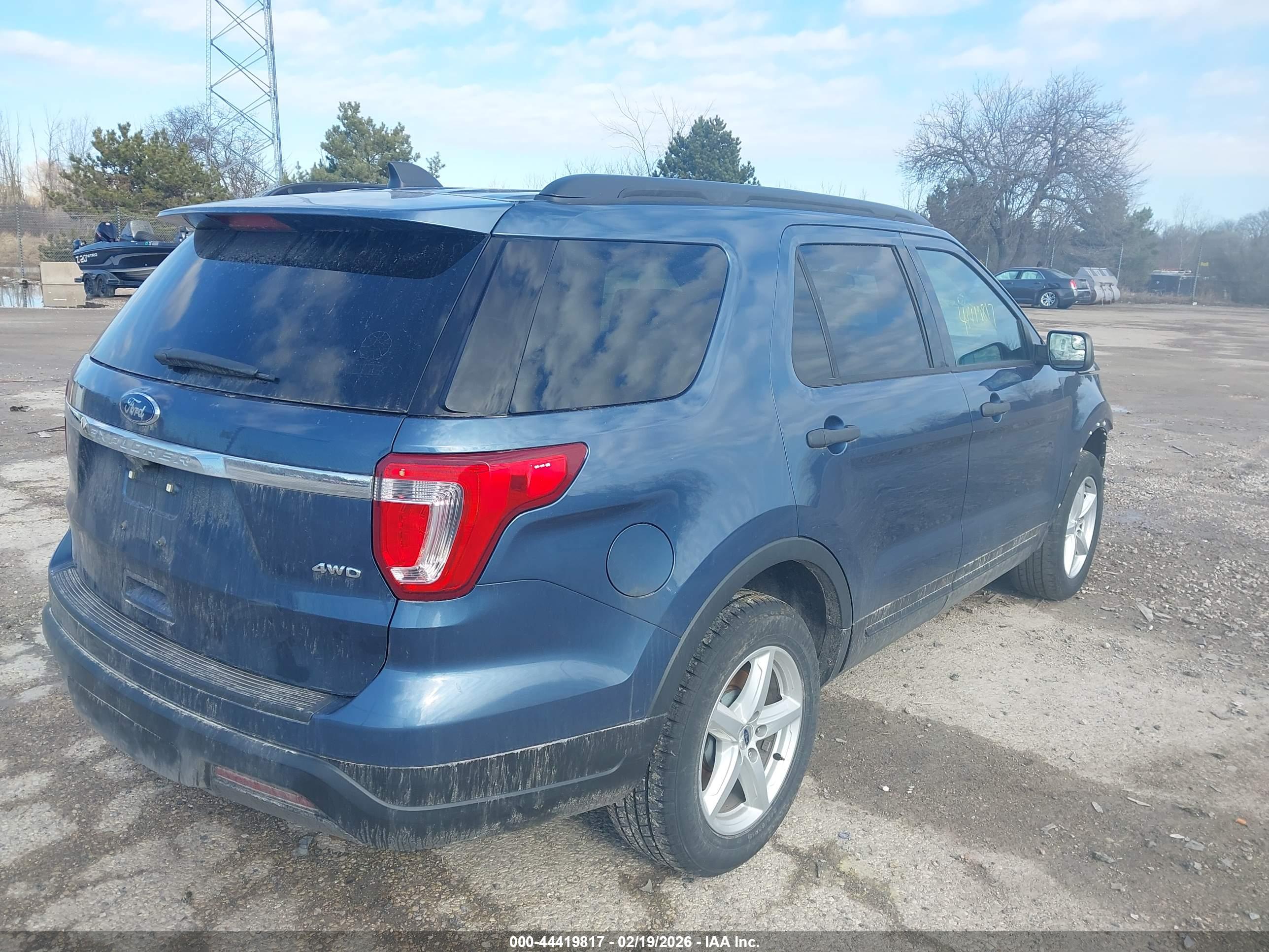 FORD EXPLORER image 4