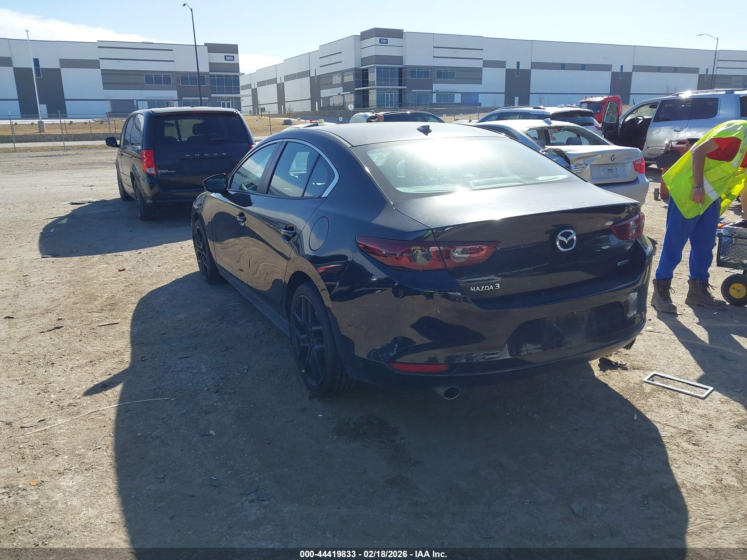 MAZDA MAZDA3 image 3