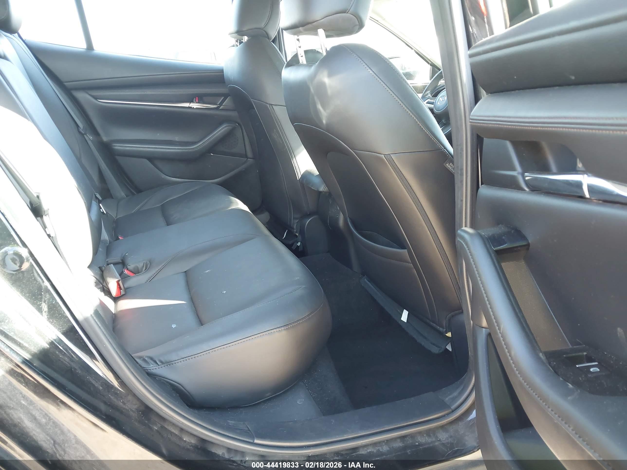 MAZDA MAZDA3 image 8