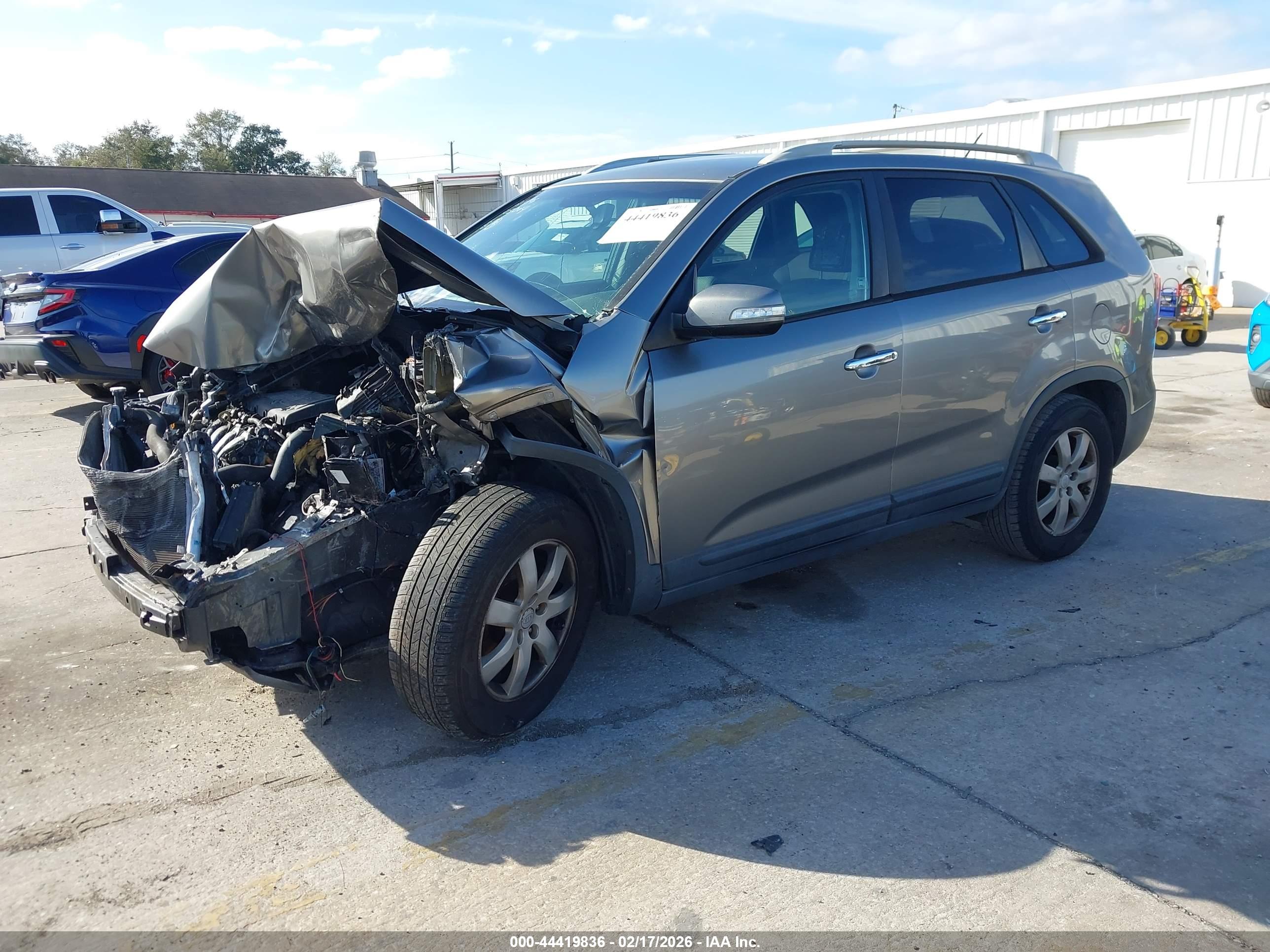 KIA SORENTO image 2