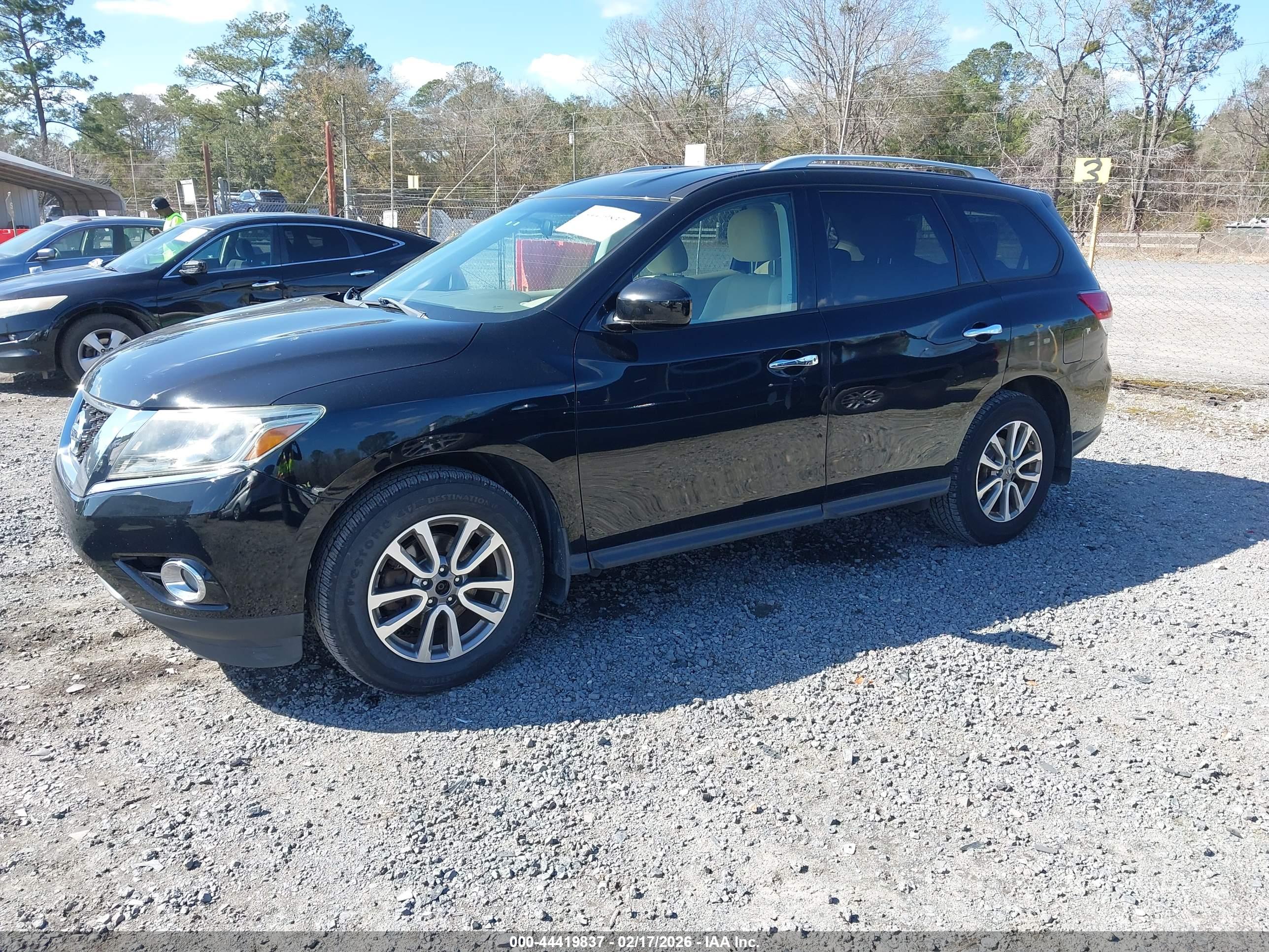 NISSAN PATHFINDER image 2