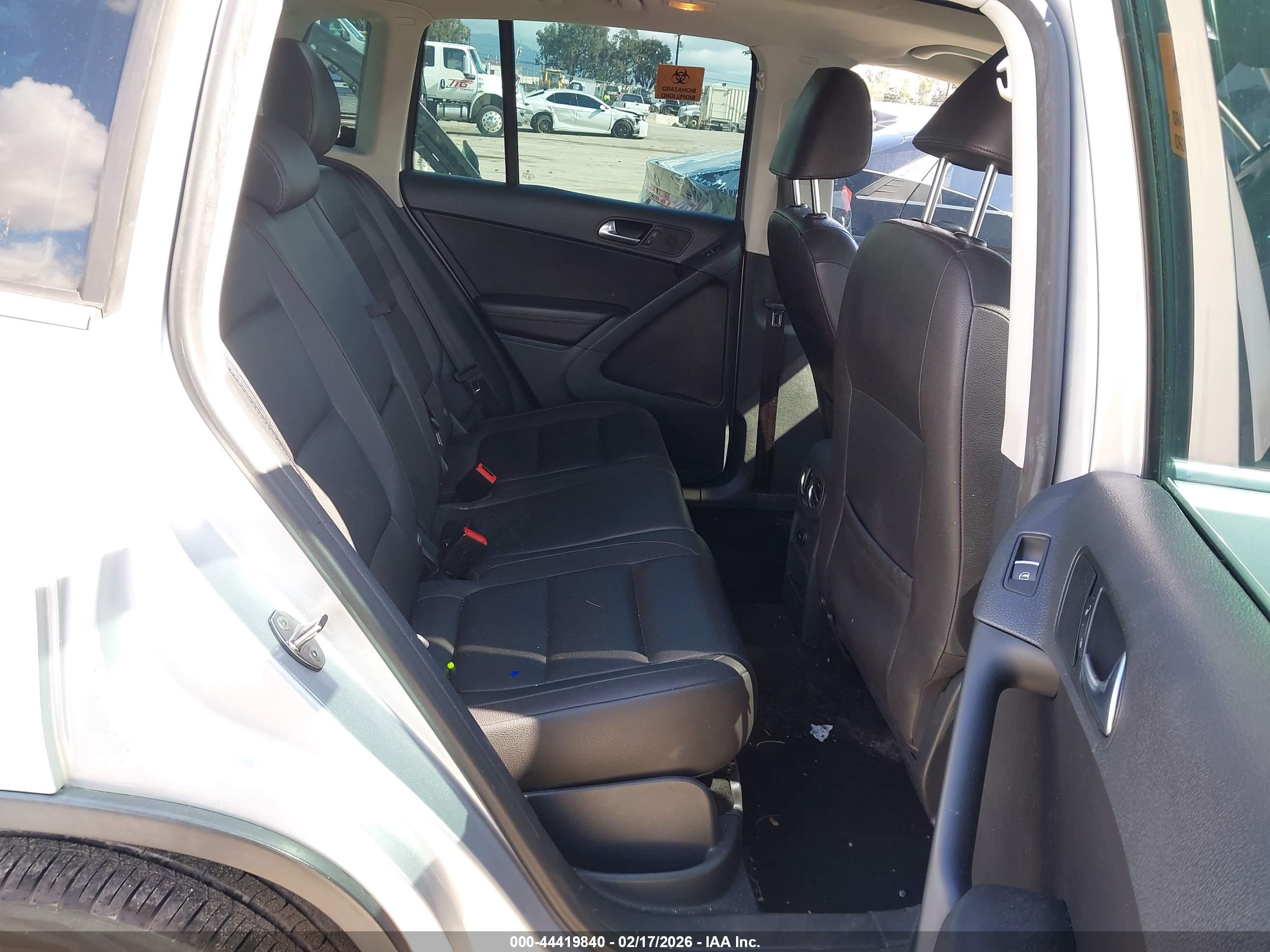 VOLKSWAGEN TIGUAN image 8