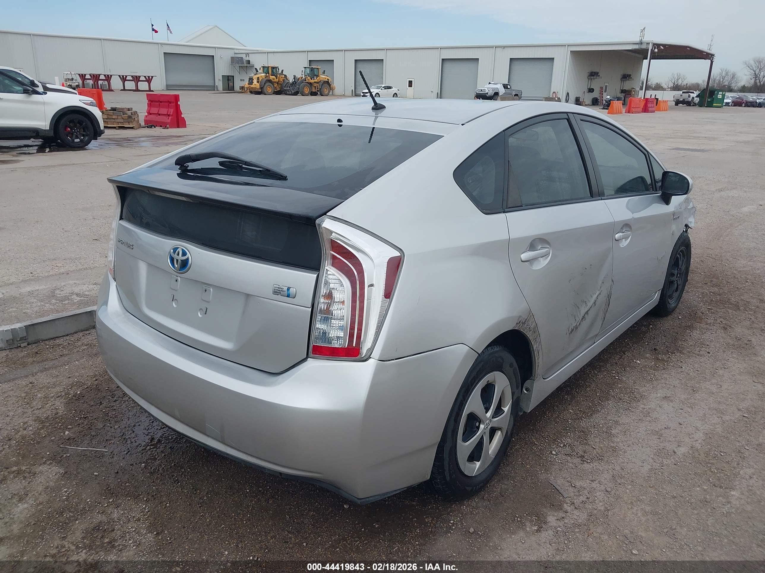 TOYOTA PRIUS image 4
