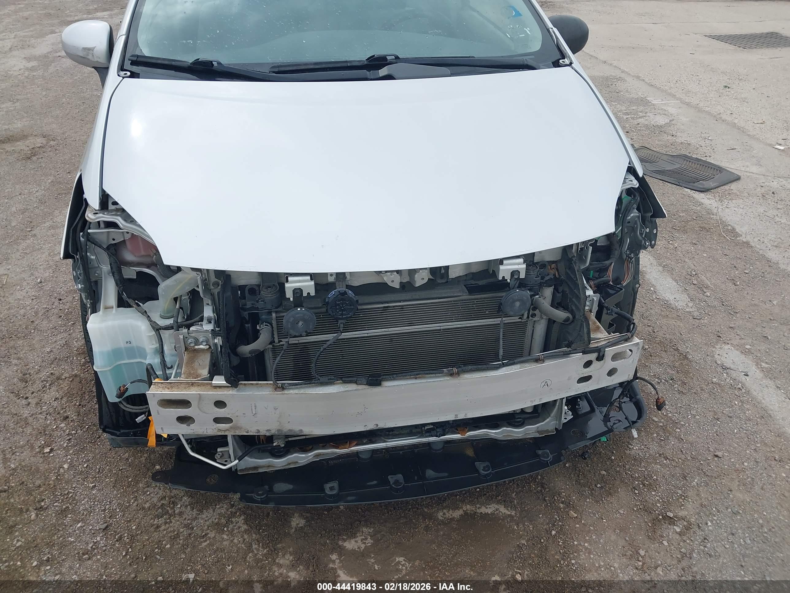 TOYOTA PRIUS image 6